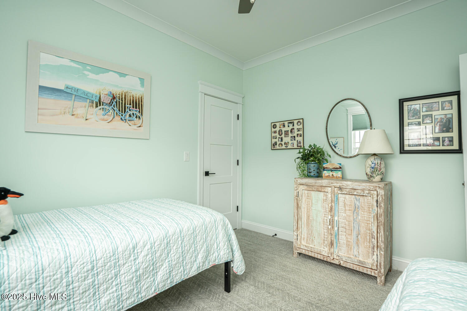 100547698 | Photo 45