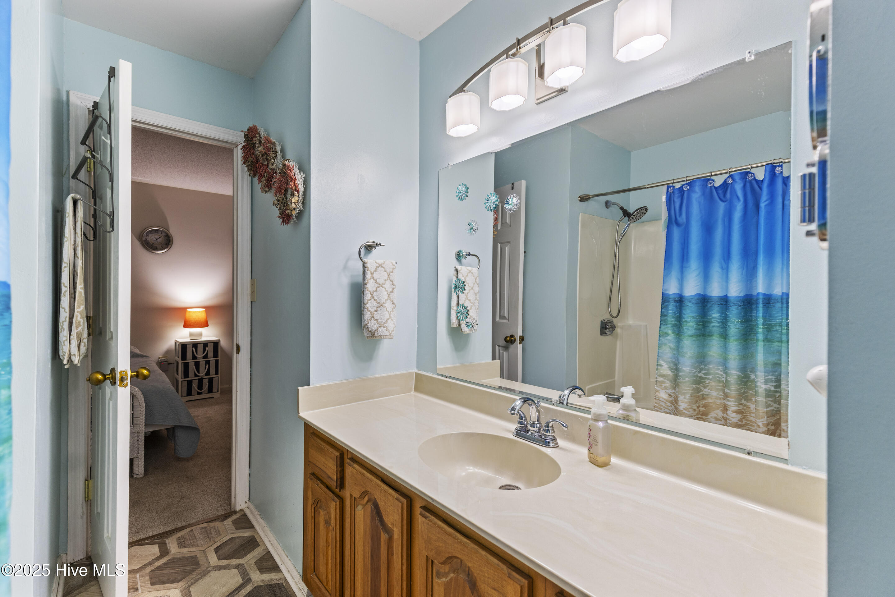 1908 Goose Creek Road SW Unit 1202, Ocean Isle Beach, NC 28469 – photo 18: Full Bathroom