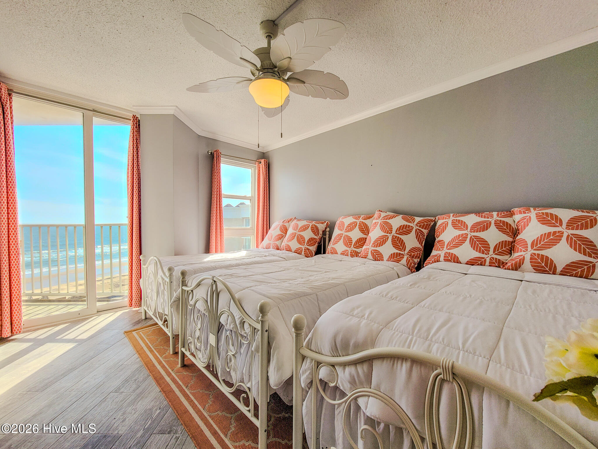 100559074 | Photo 16