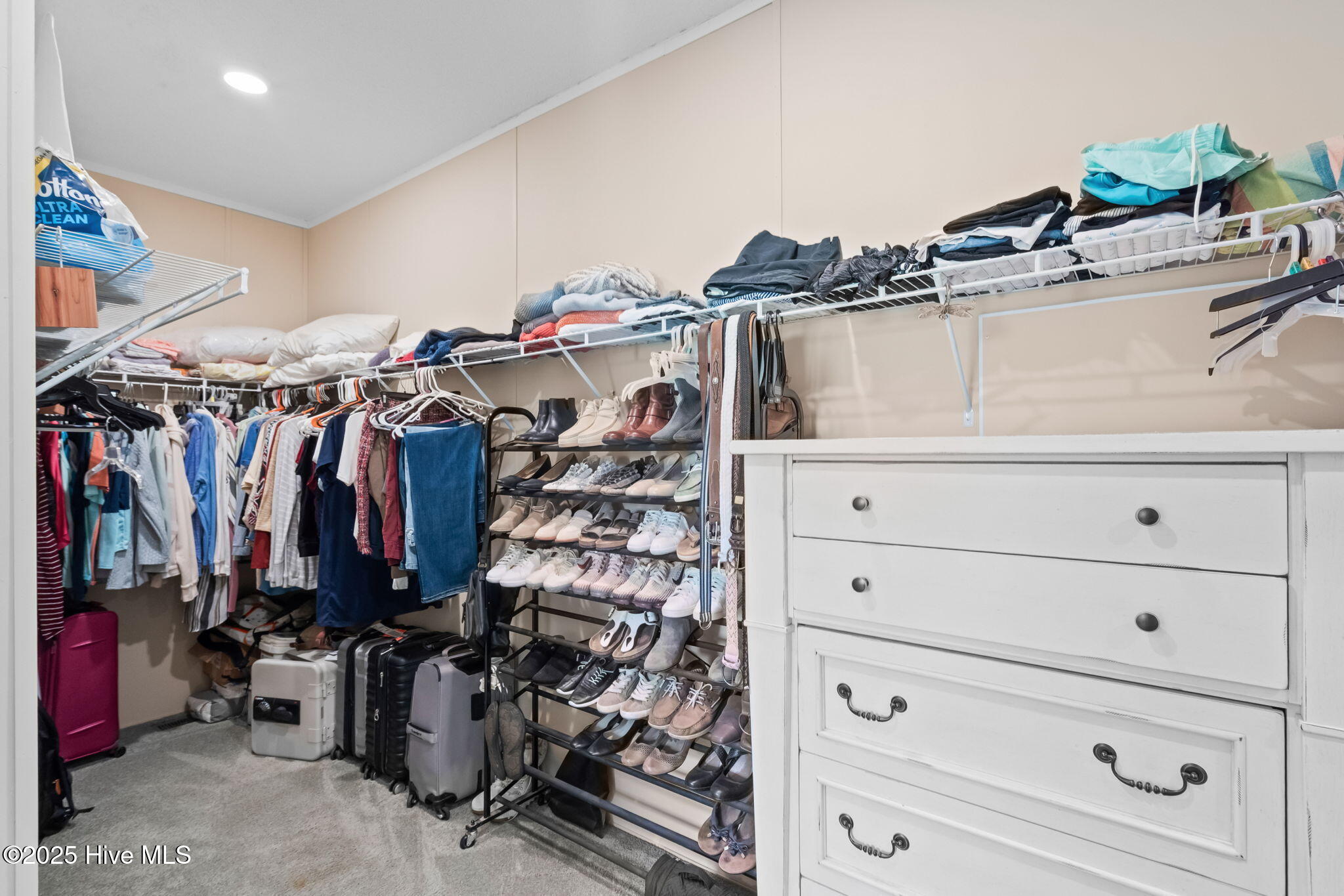 100518984 | Photo 18