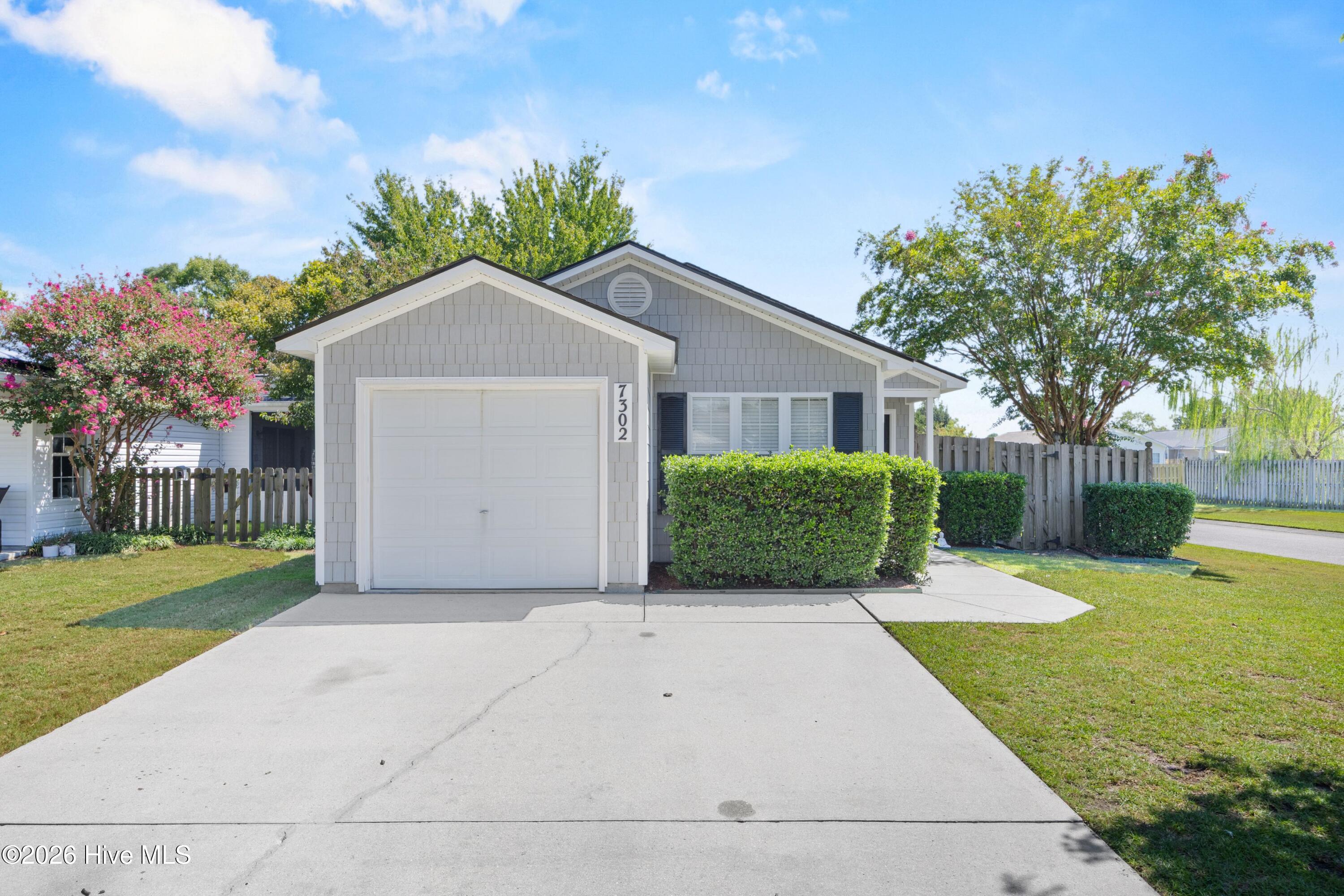 7302 Haskell Court — listing photograph 2
