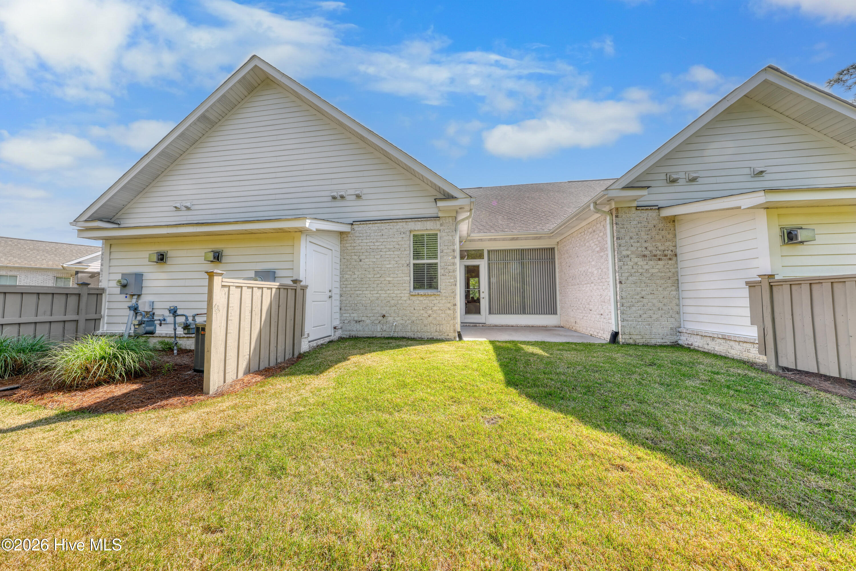 100568121 | Photo 37