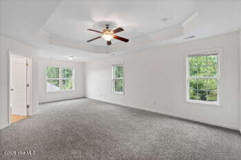 100548839 | Photo 22