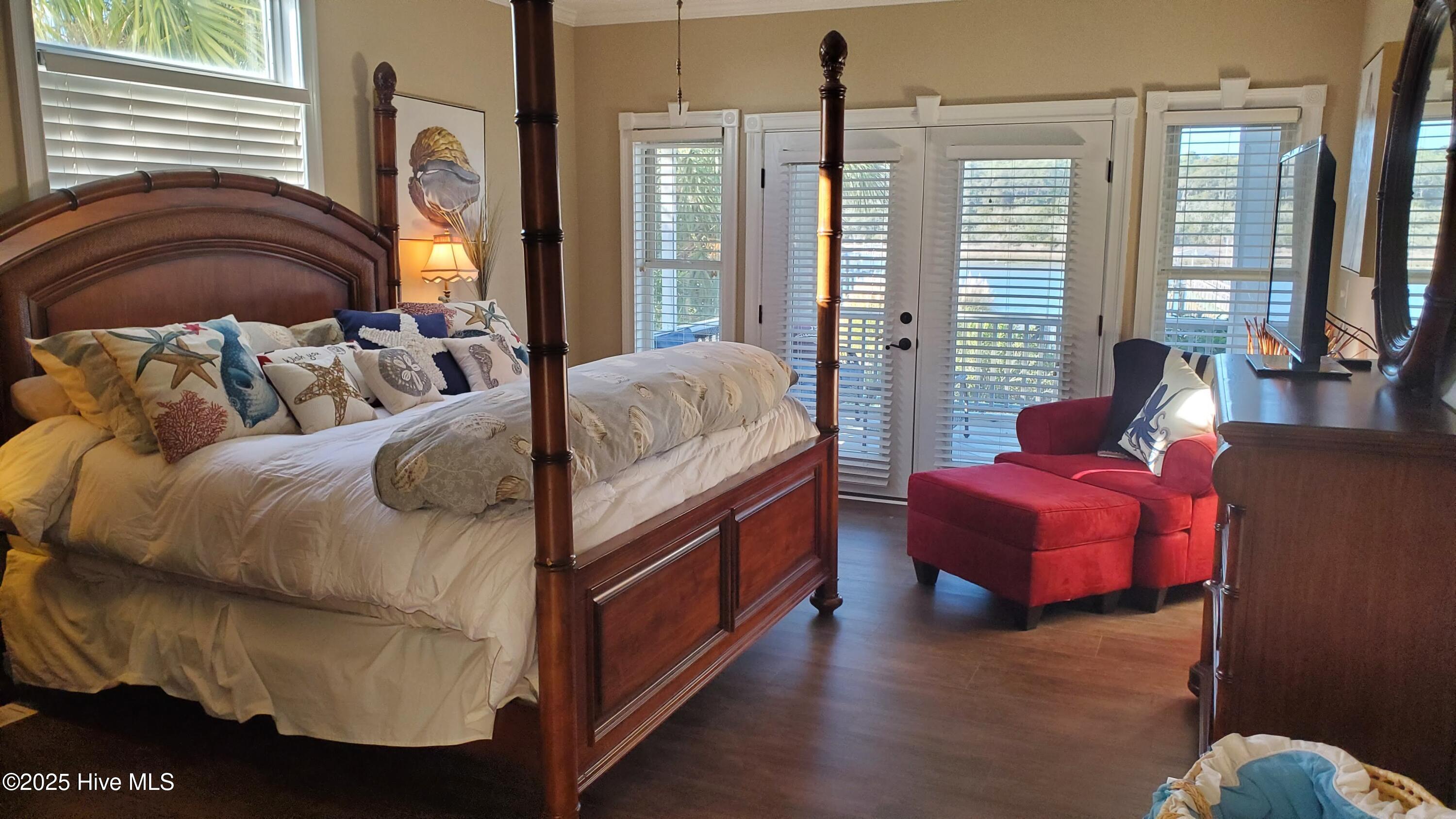 100543695 | Photo 46