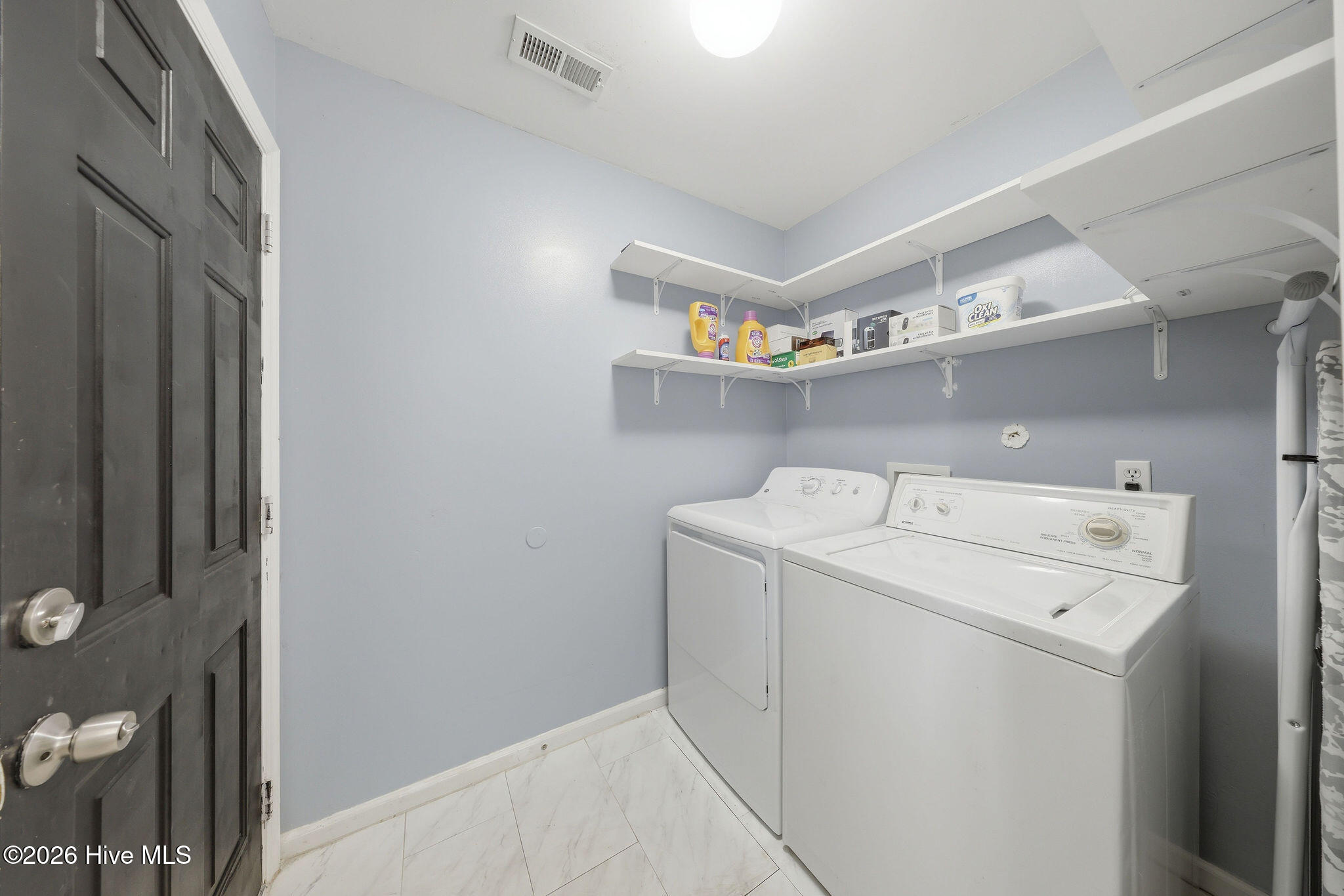 100568972 | Photo 34