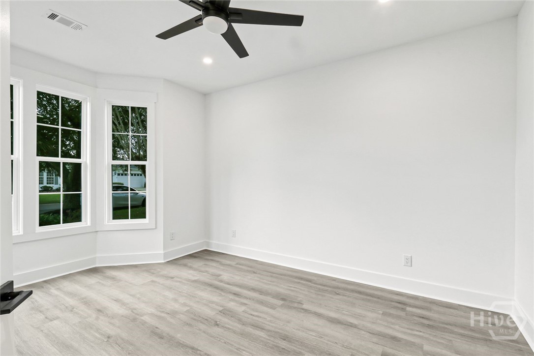 Guest bedroom with bay window