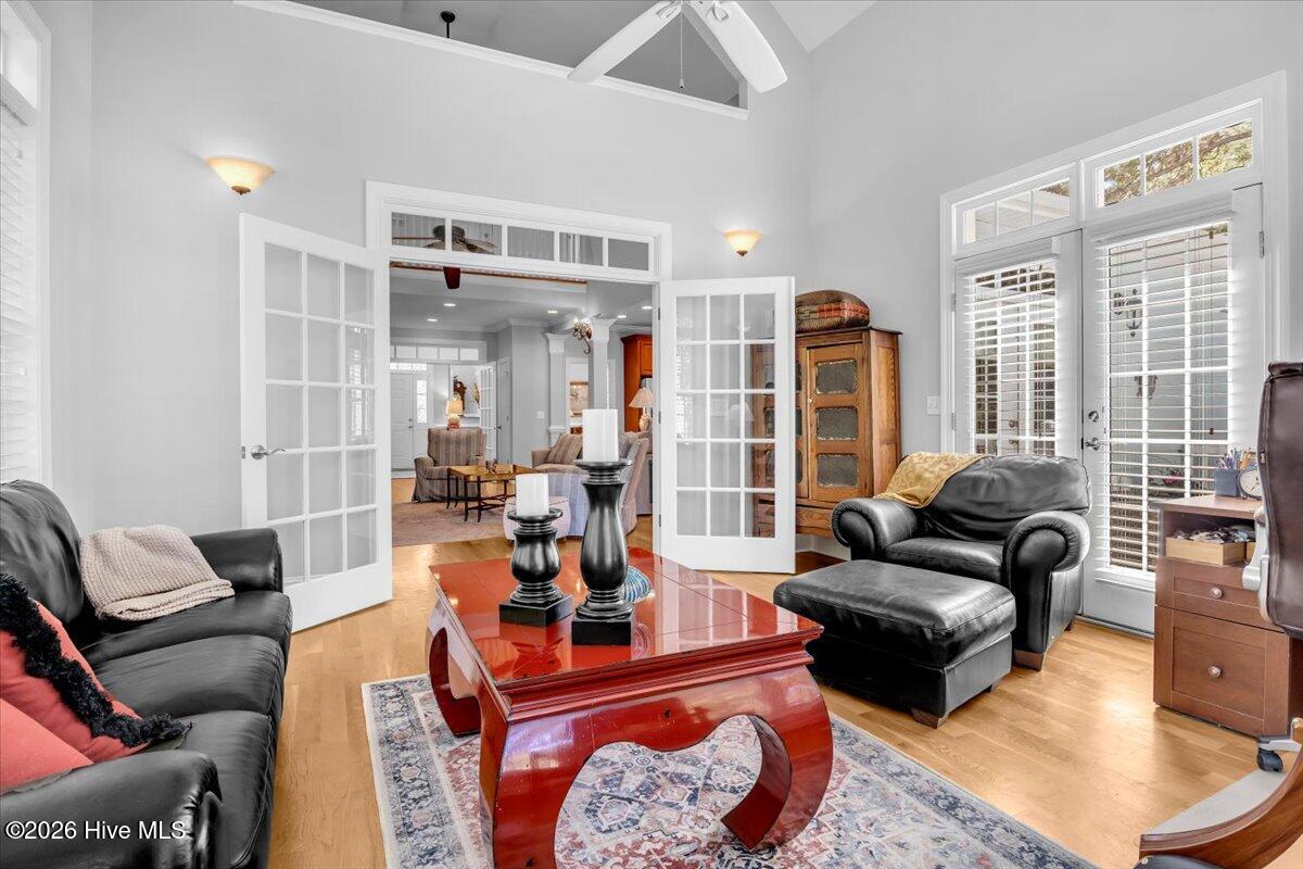 100565920 | Photo 32