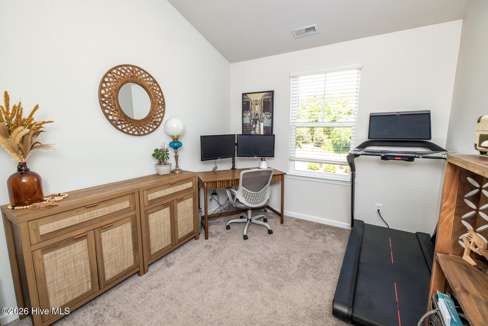 100570599 | Photo 24