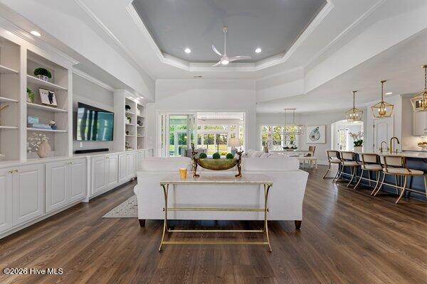 100566172 | Photo 11