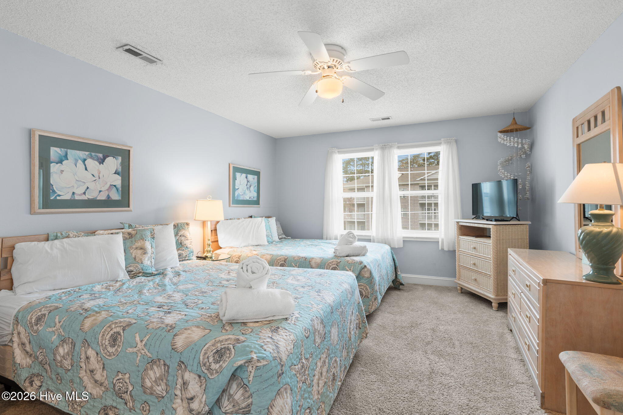 100562565 | Photo 25