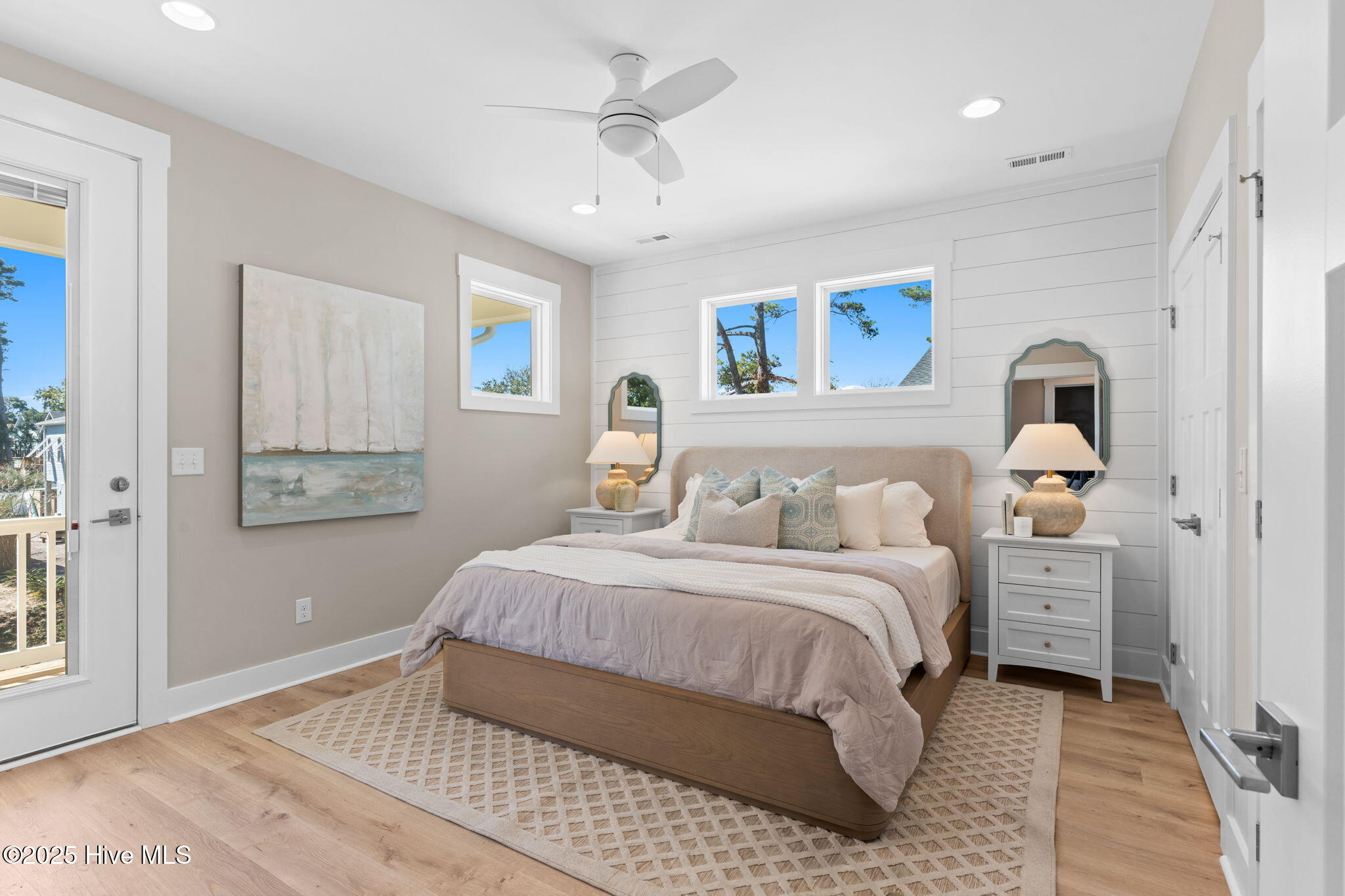 100485023 | Photo 72