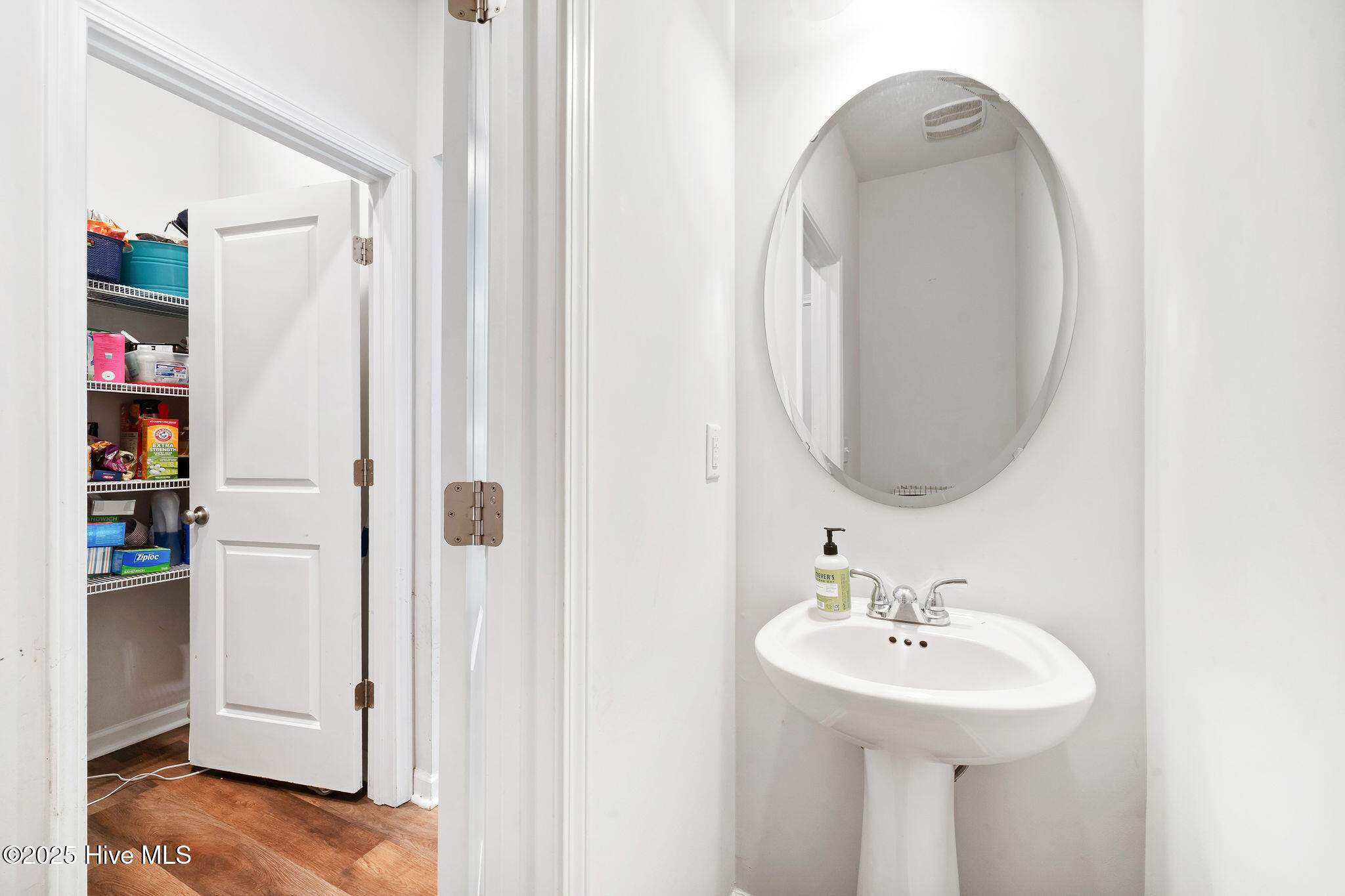 100534531 | Photo 16