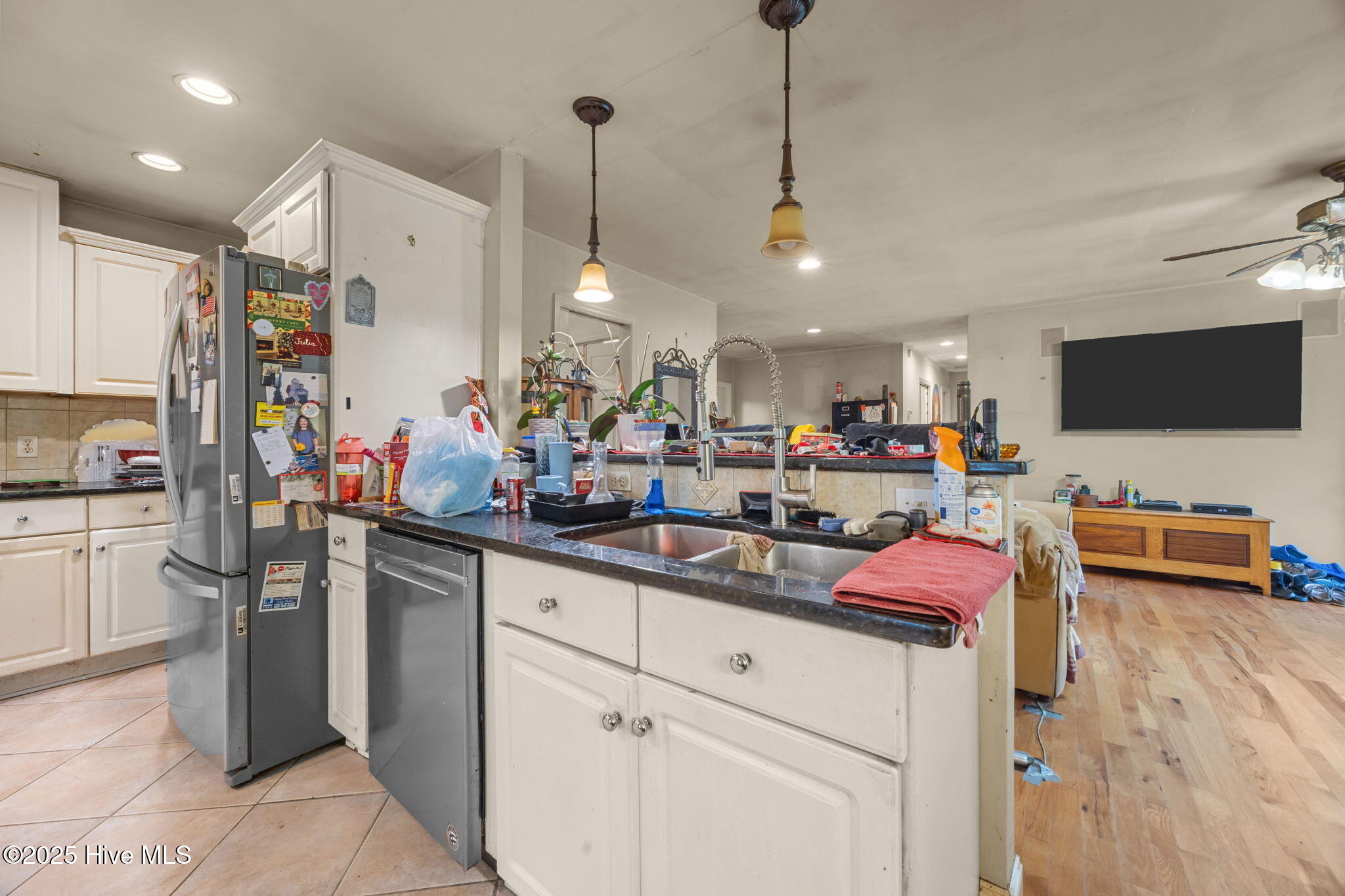 100566802 | Photo 33