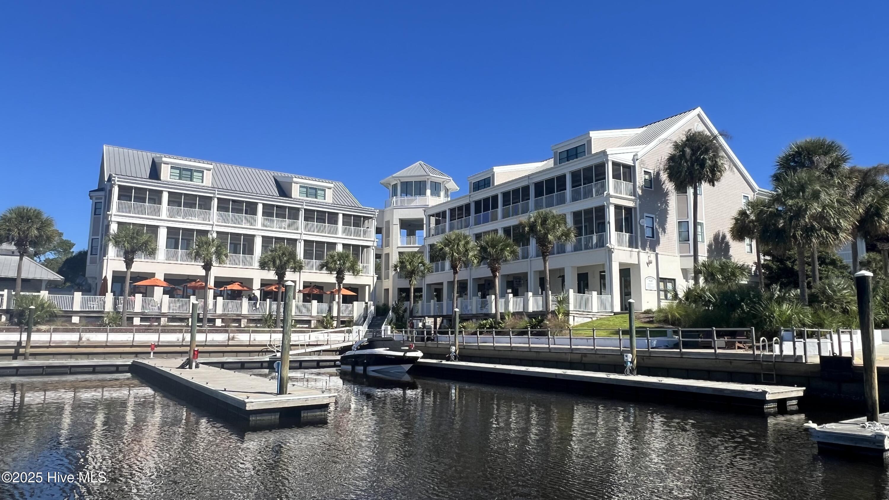 100537325 | Photo 19