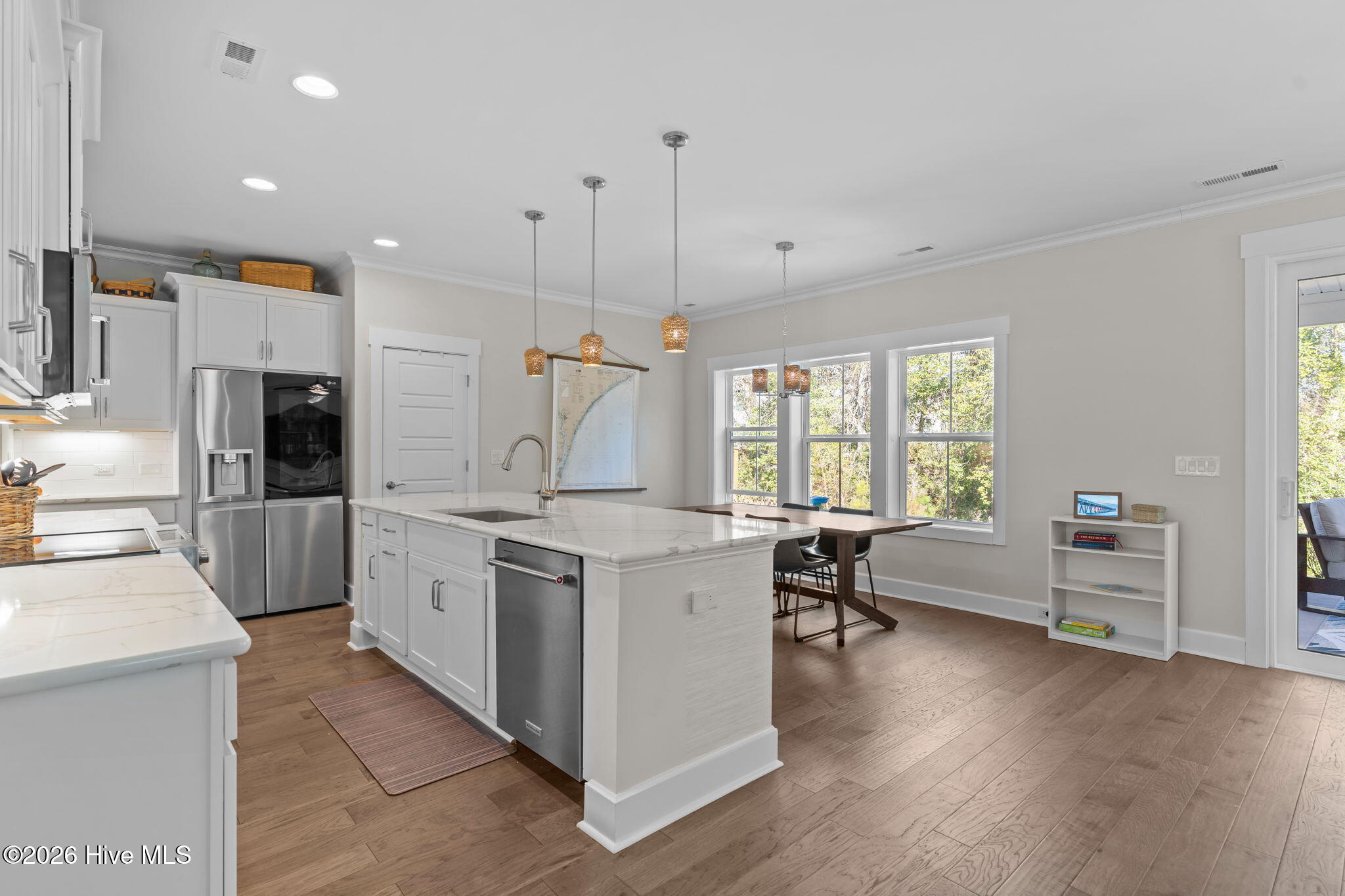 100555424 | Photo 23