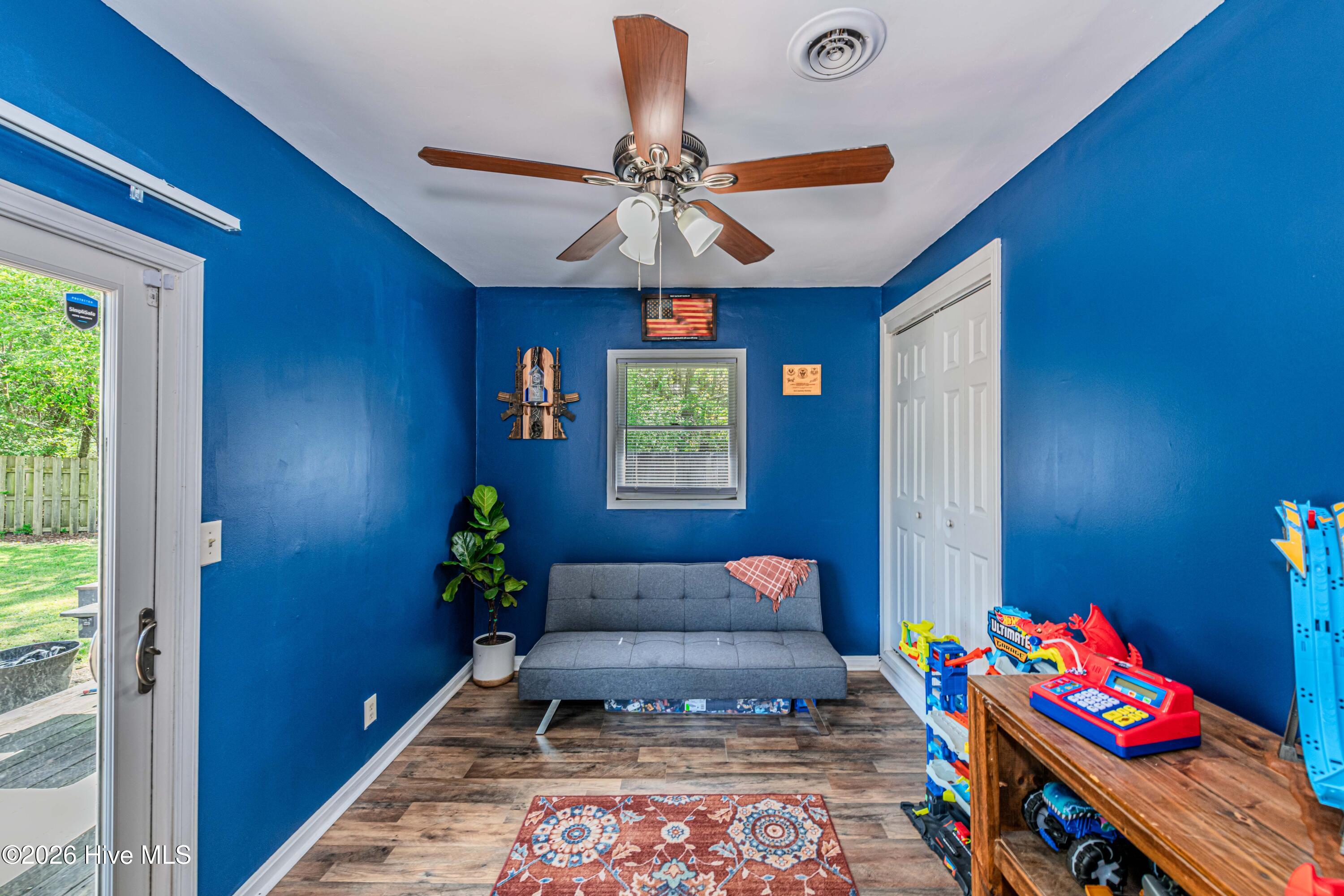 100569074 | Photo 55