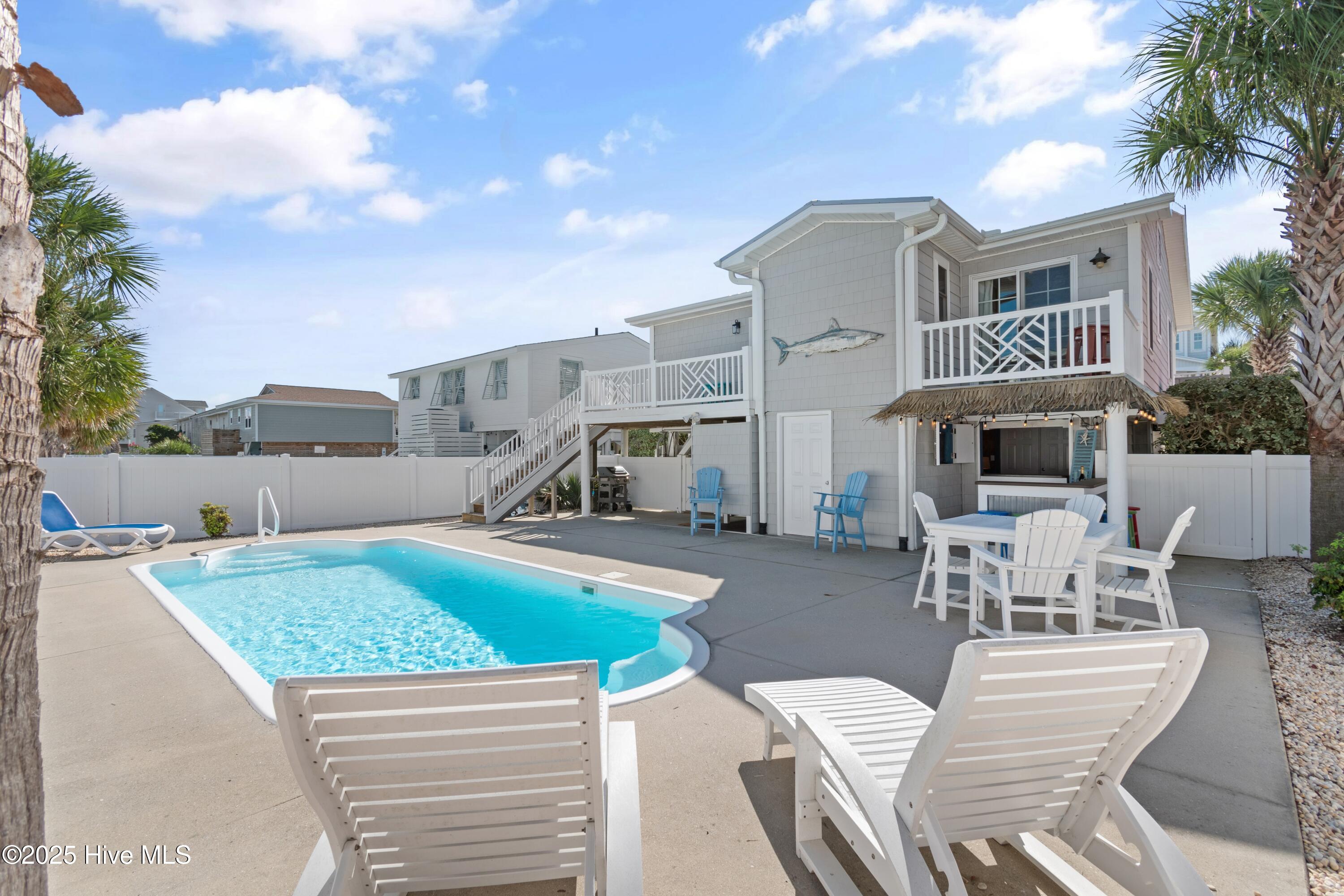 100535227 | Photo 45