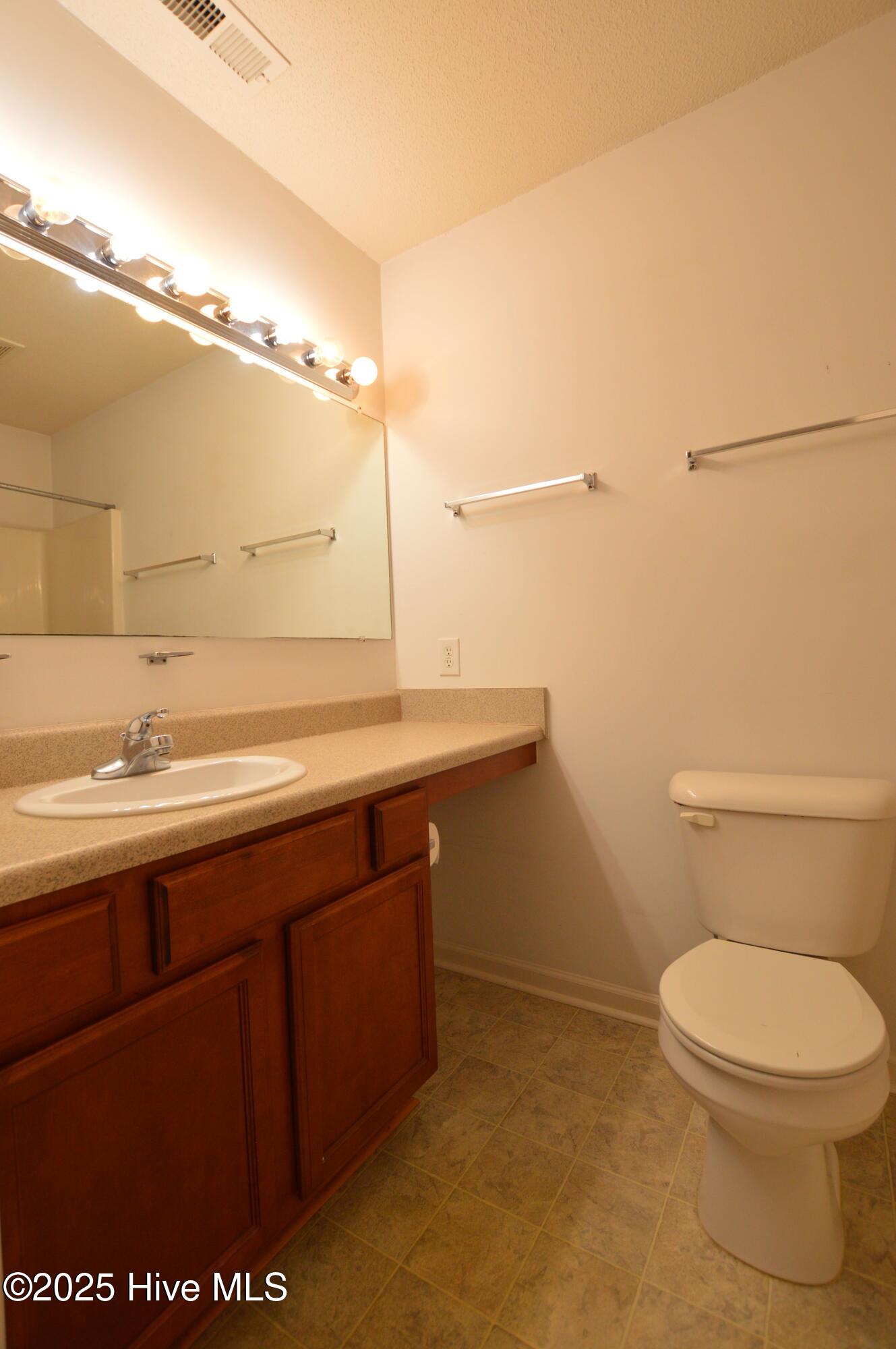 100544188 | Photo 15