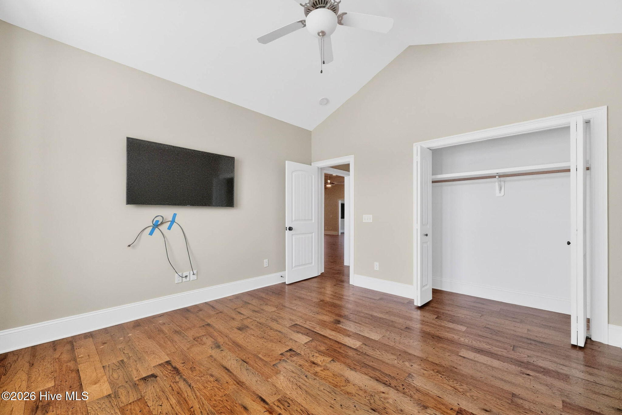 100567612 | Photo 34