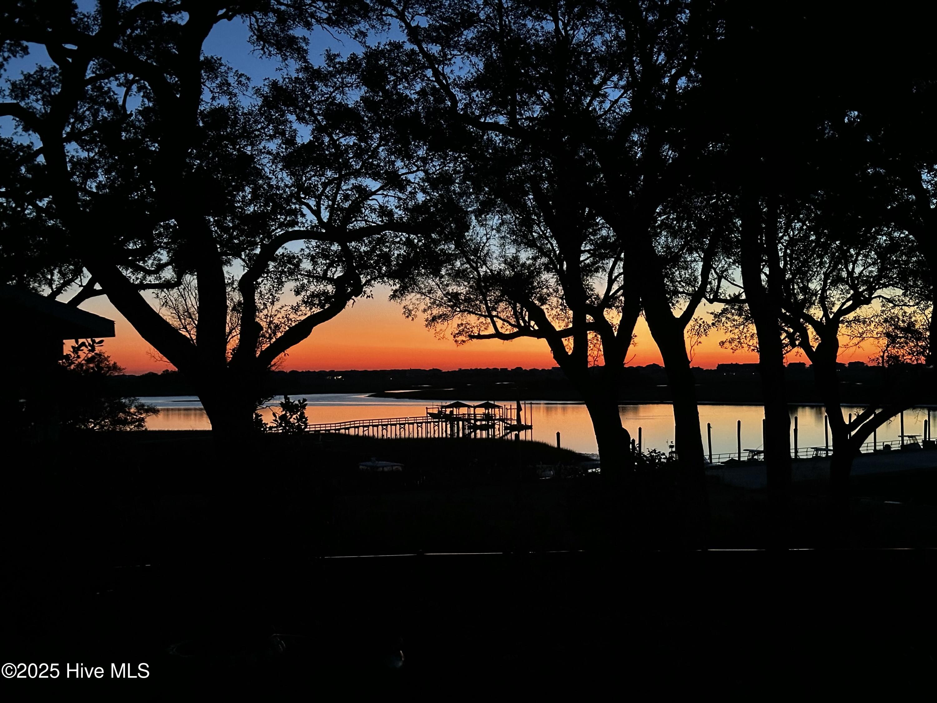 100533871 | Photo 23