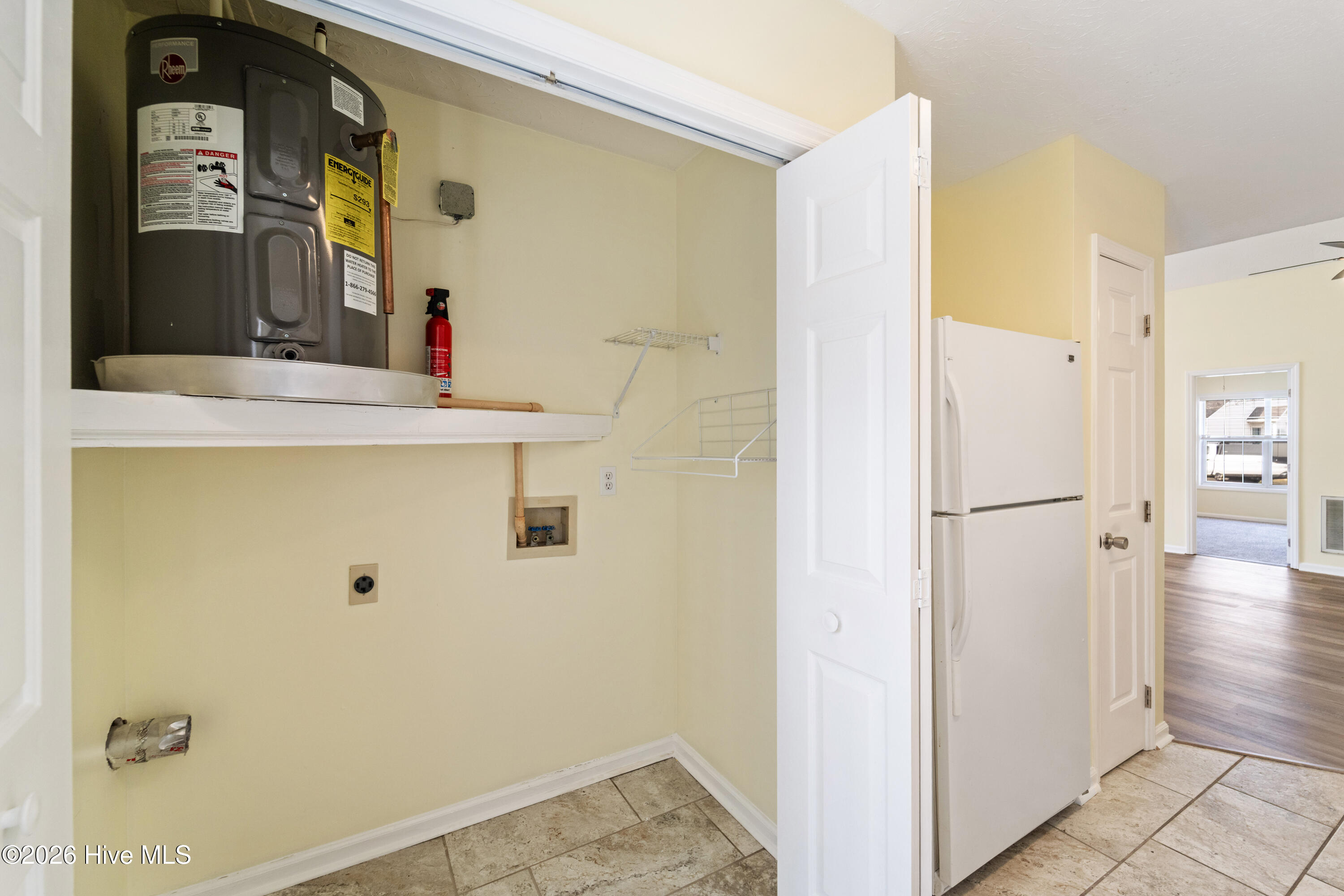 100555847 | Photo 12