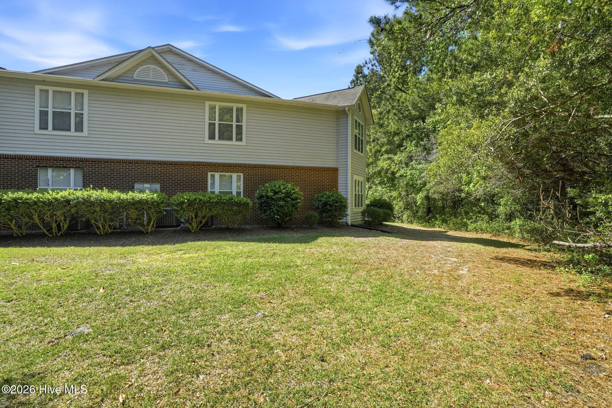 100566564 | Photo 41