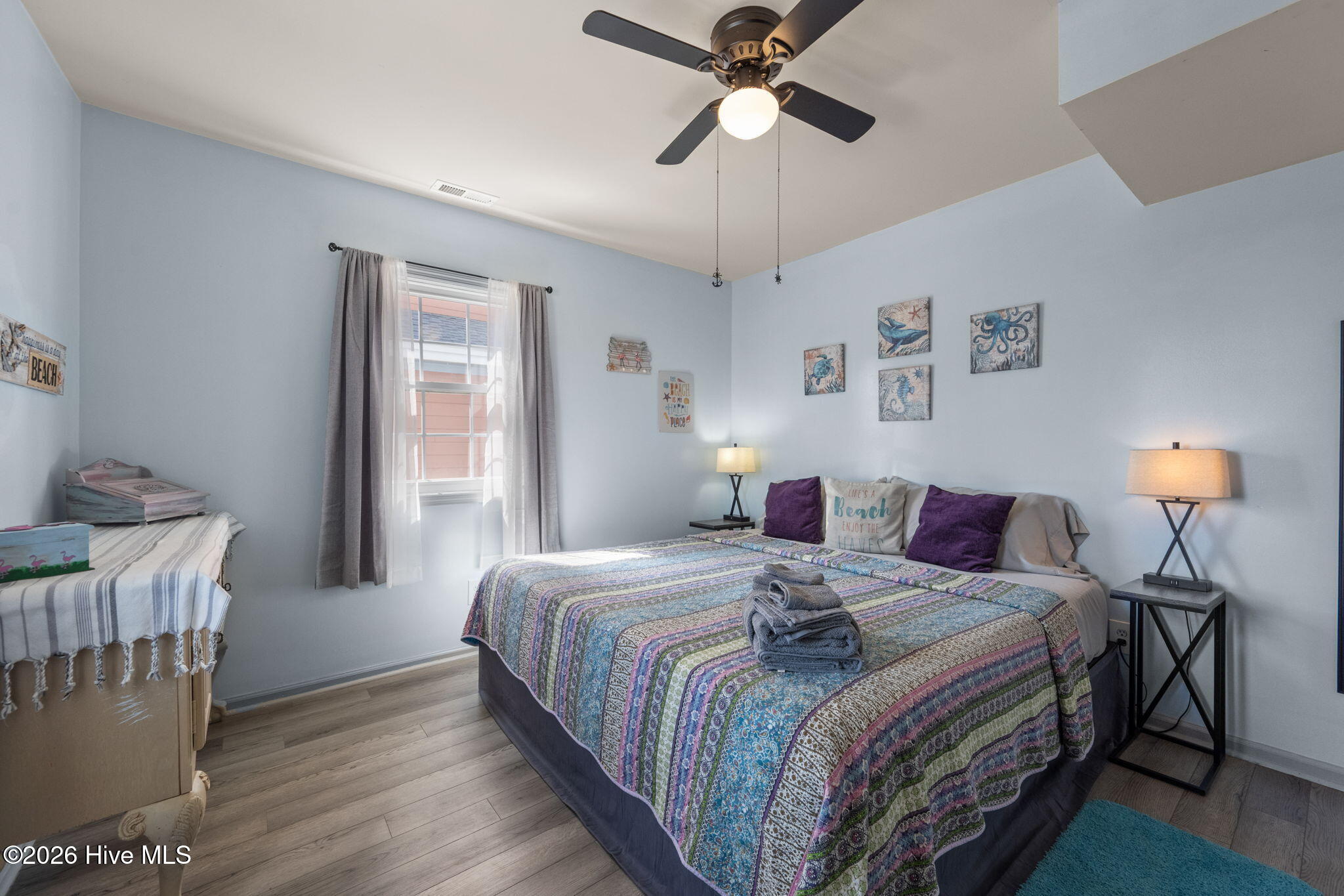 100560162 | Photo 32