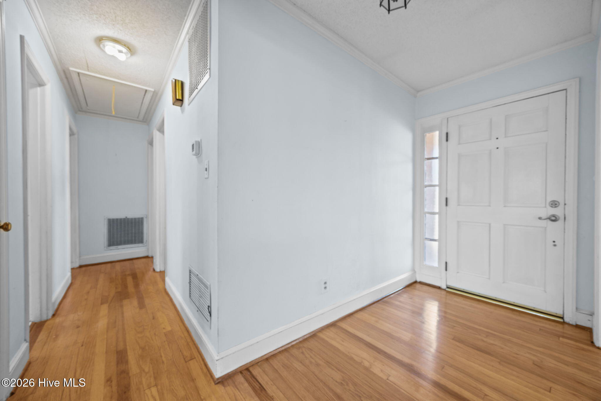 100547084 | Photo 26