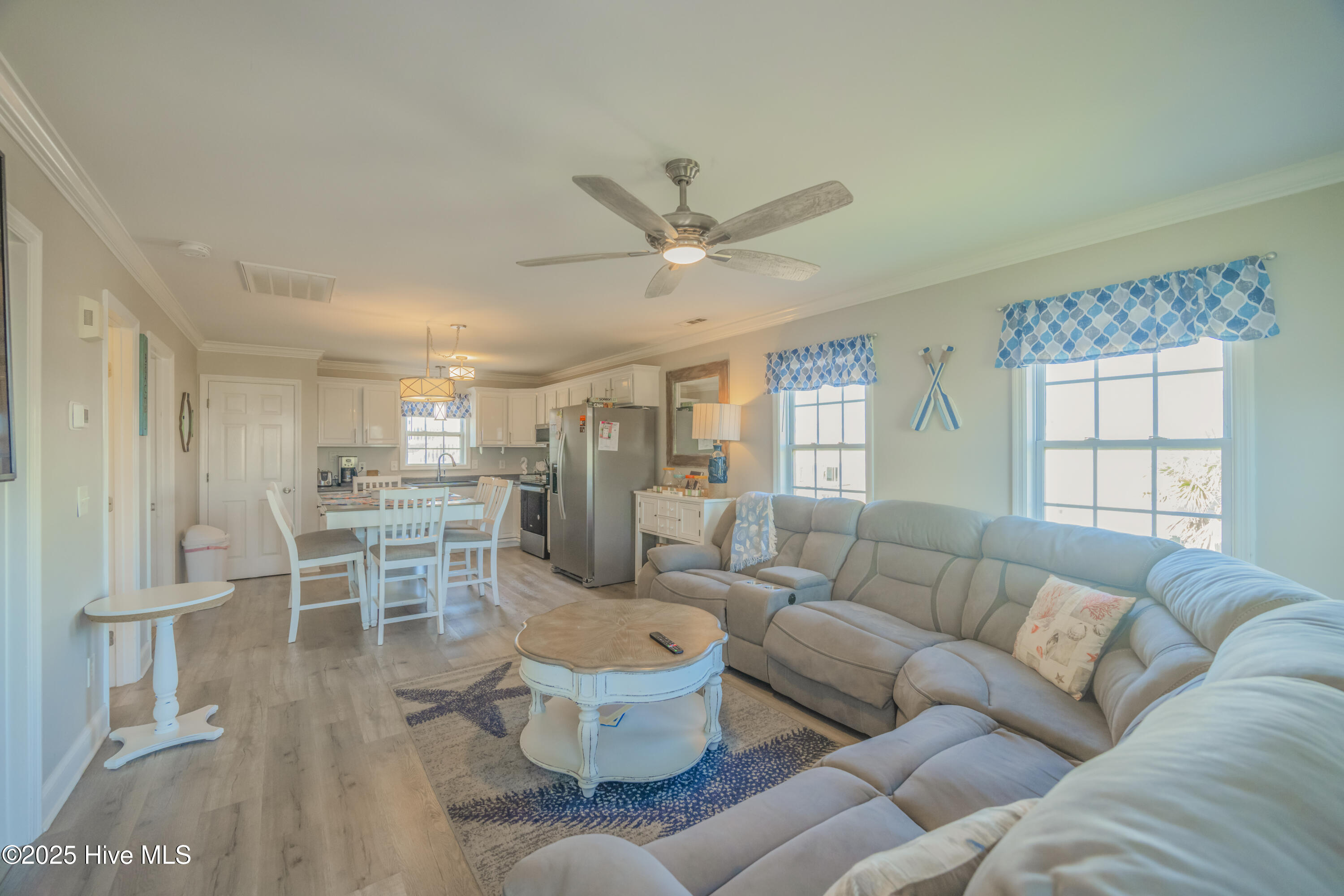 100482049 | Photo 35