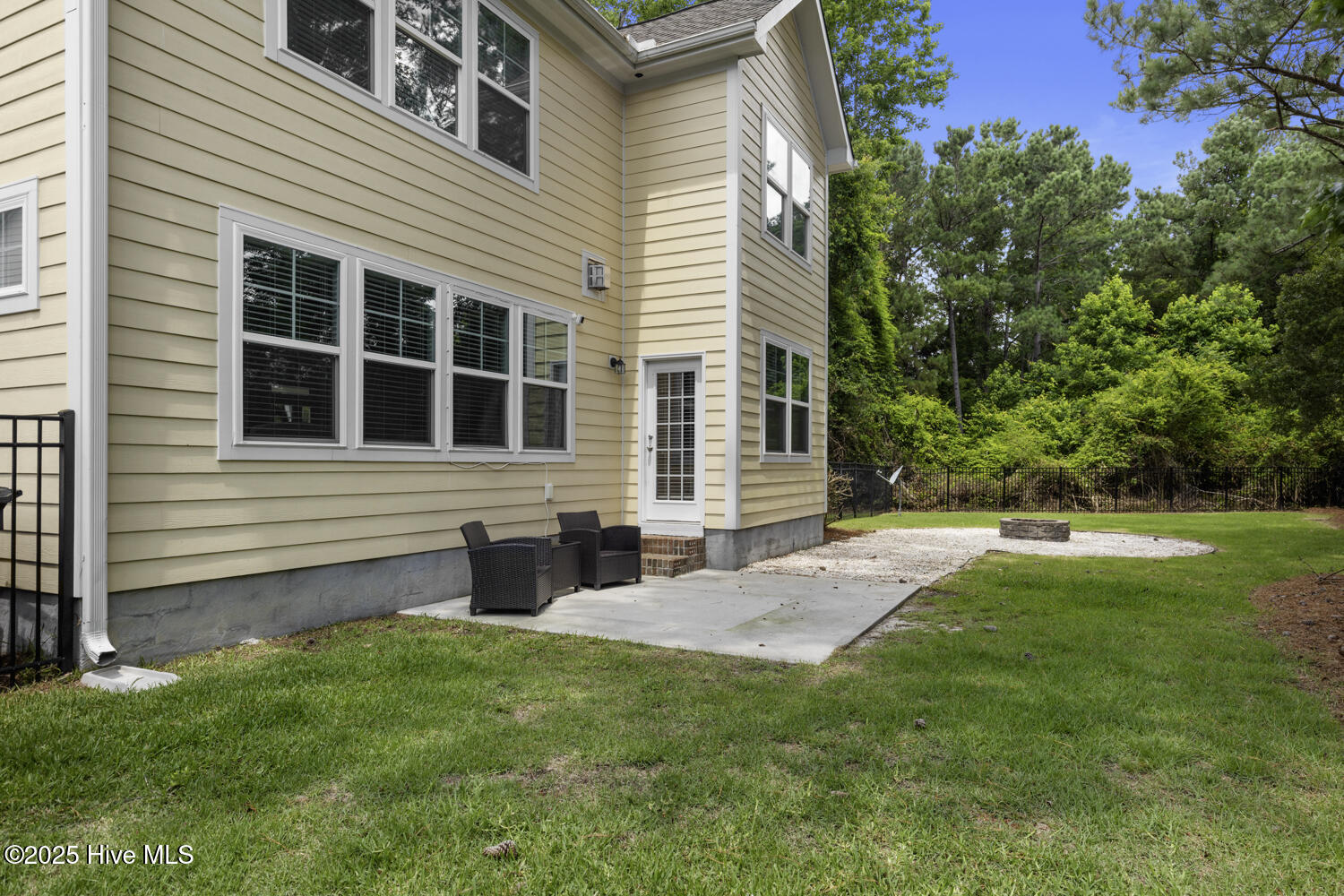 100538409 | Photo 43