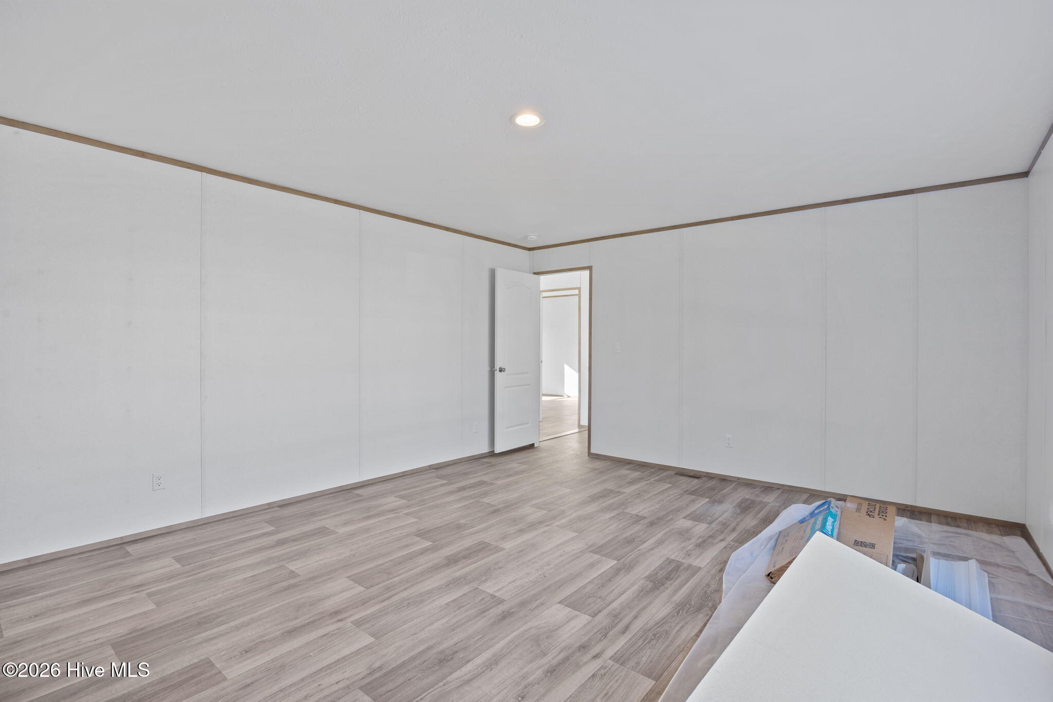 100561520 | Photo 18