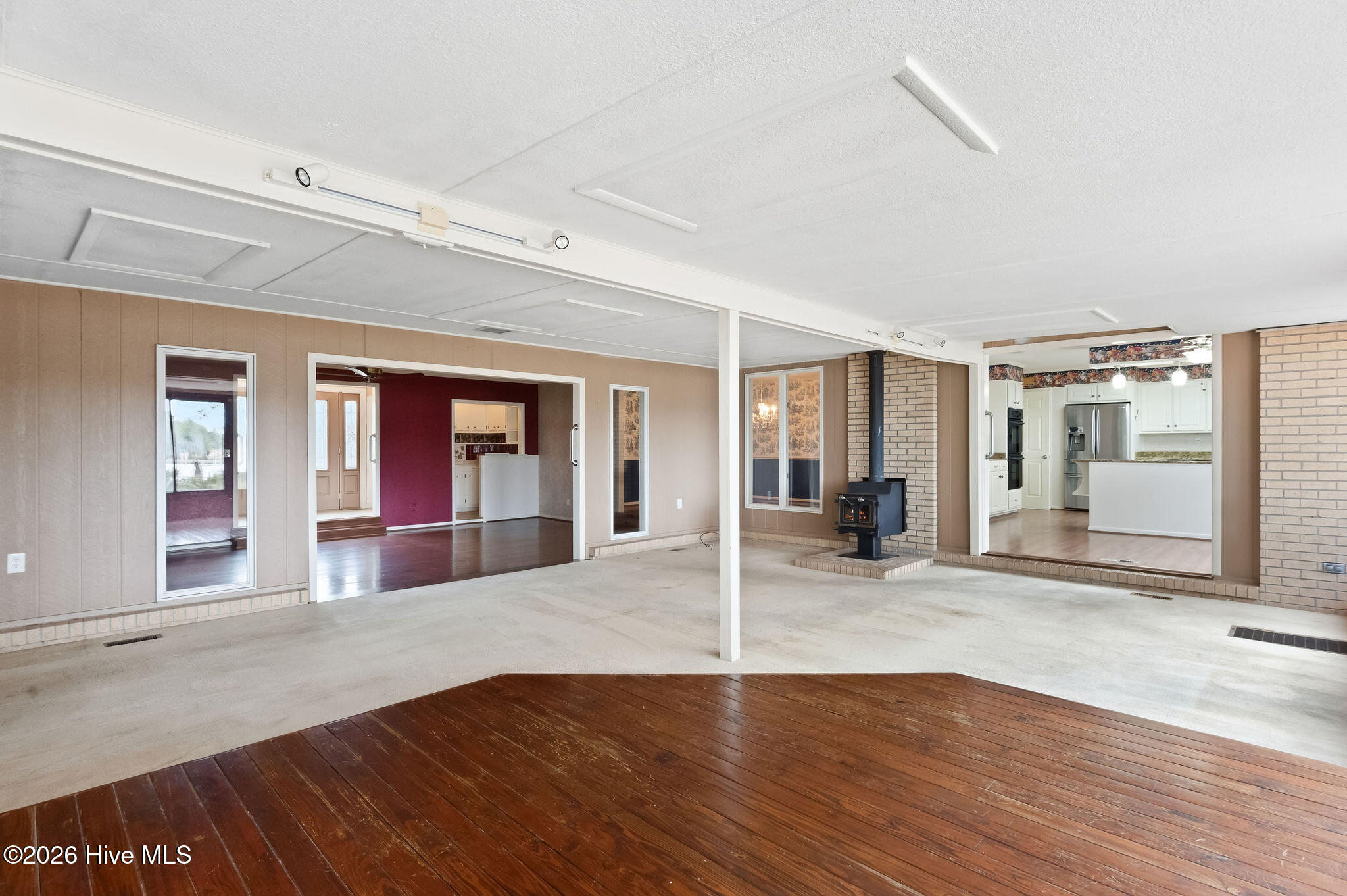 100556602 | Photo 17