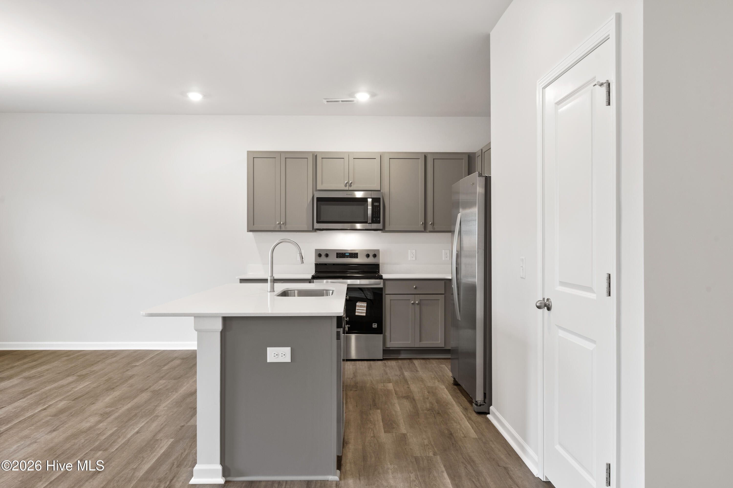 100565512 | Photo 15