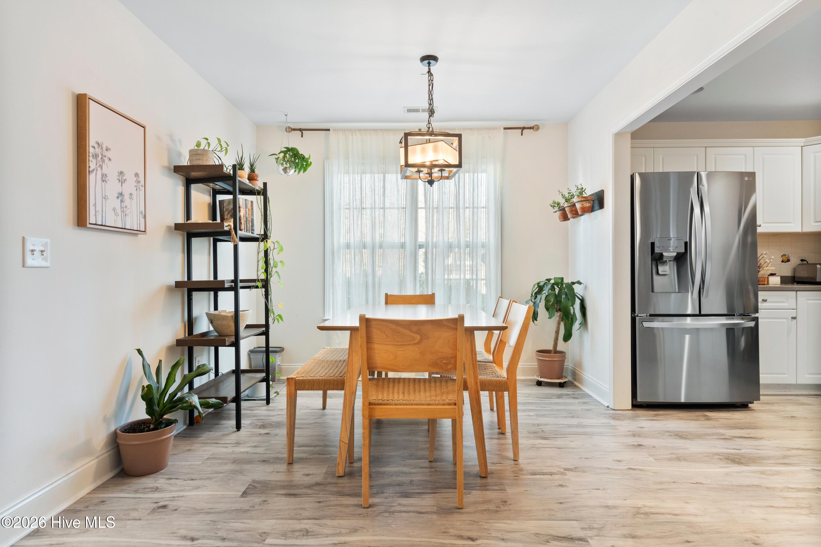 100549655 | Photo 23