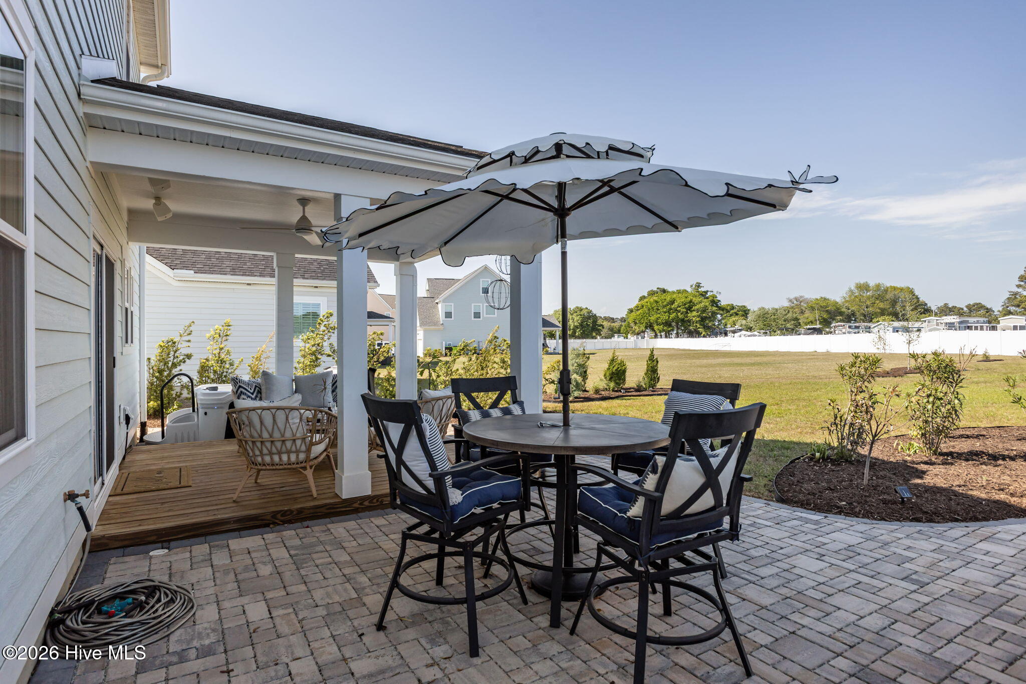 100569687 | Photo 37