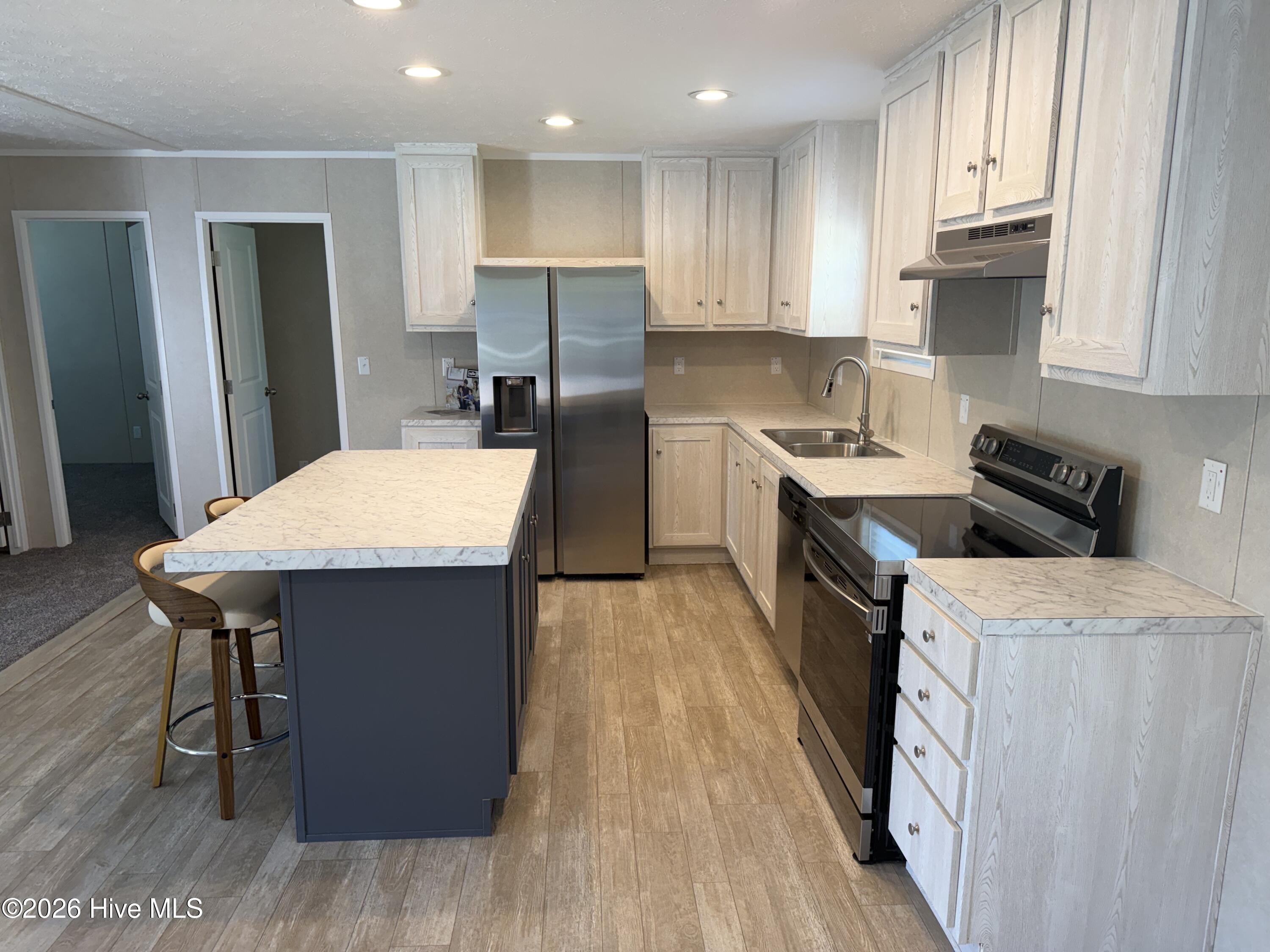 100557065 | Photo 11