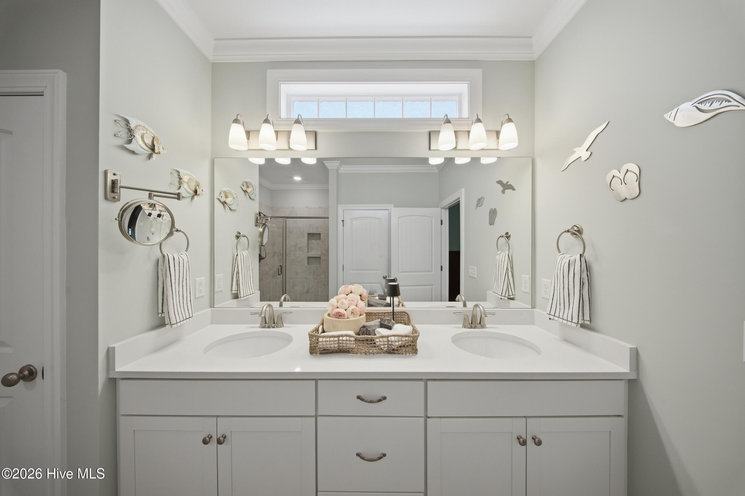 100565779 | Photo 27