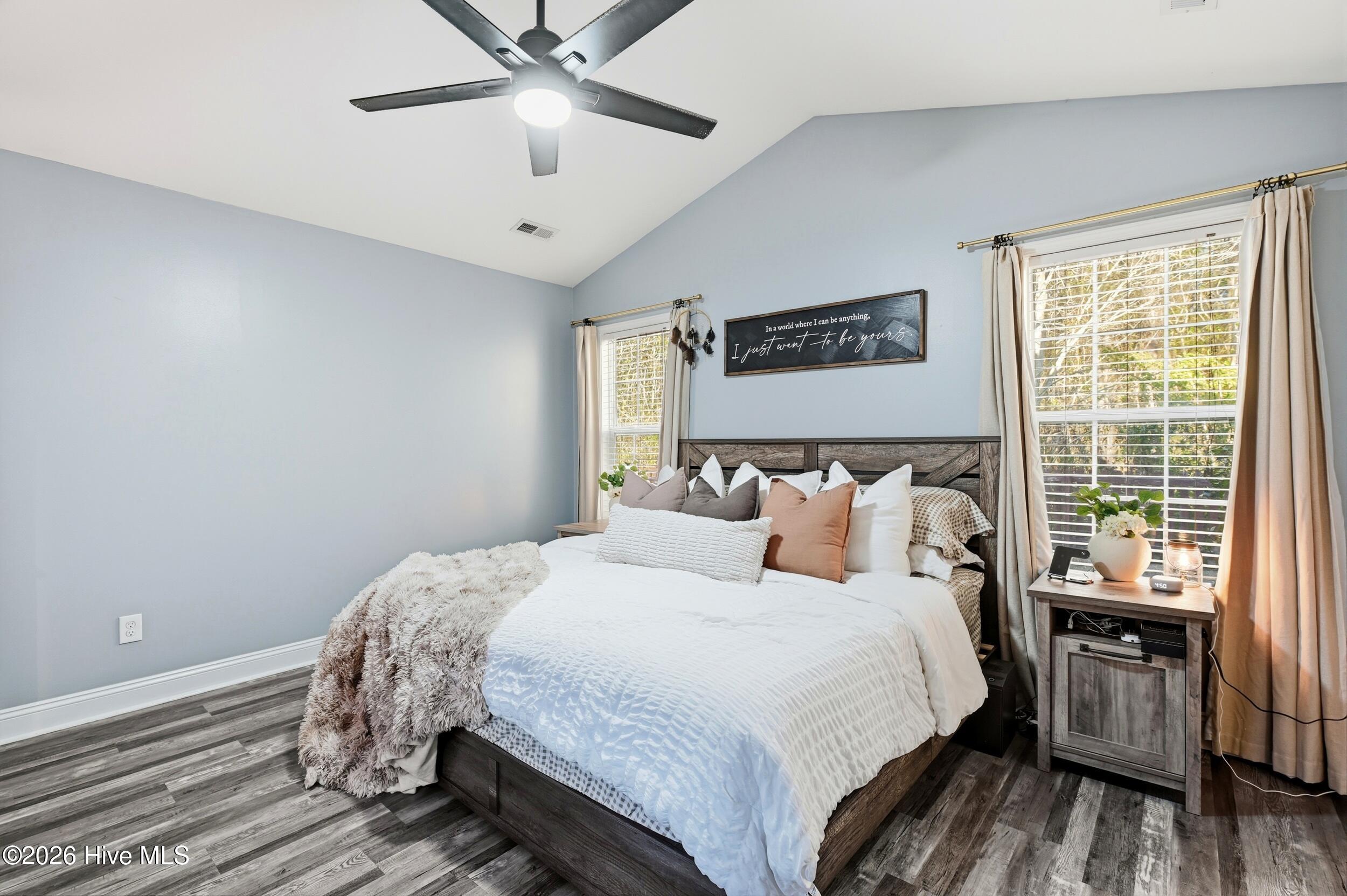 100555360 | Photo 15