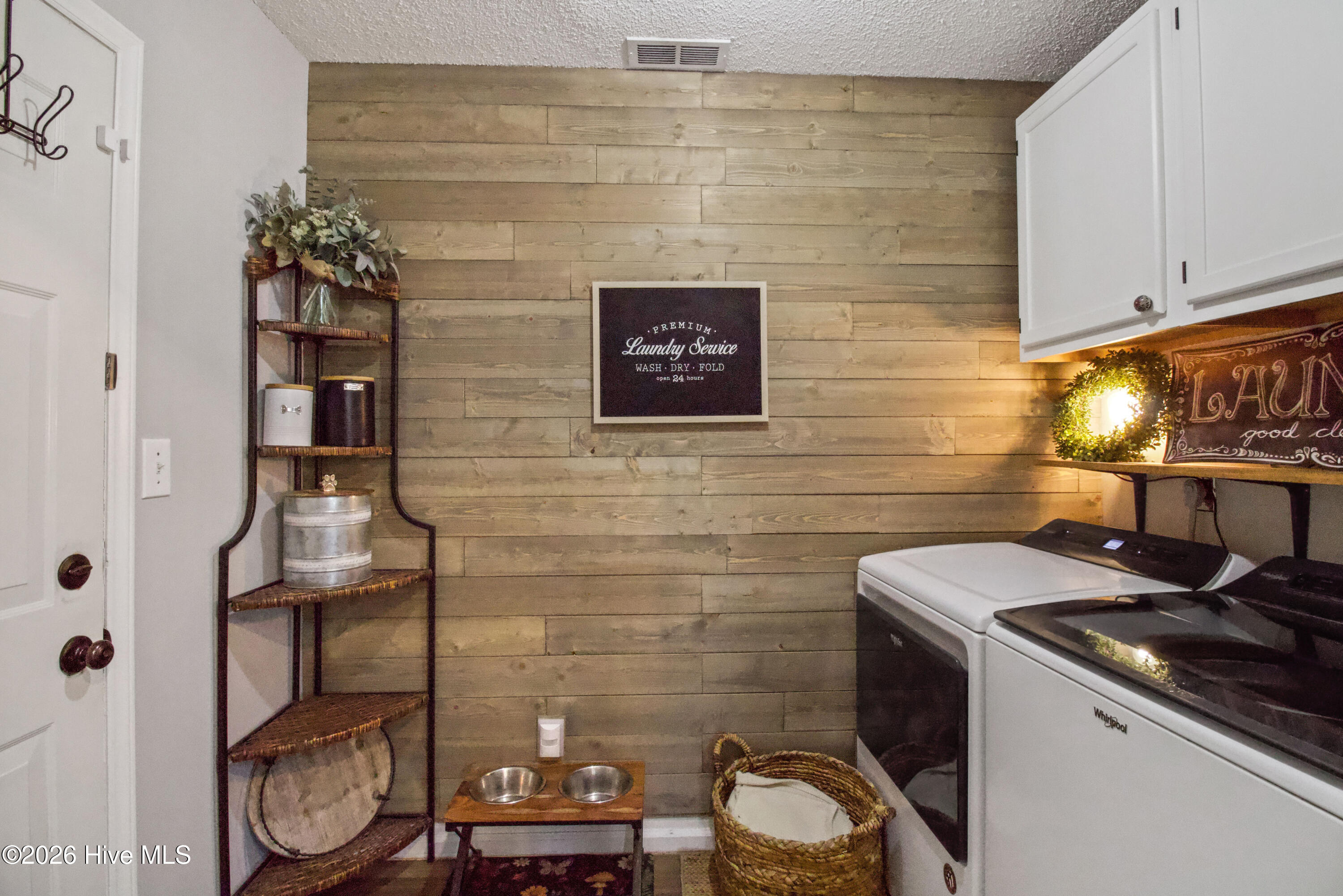 100559639 | Photo 23