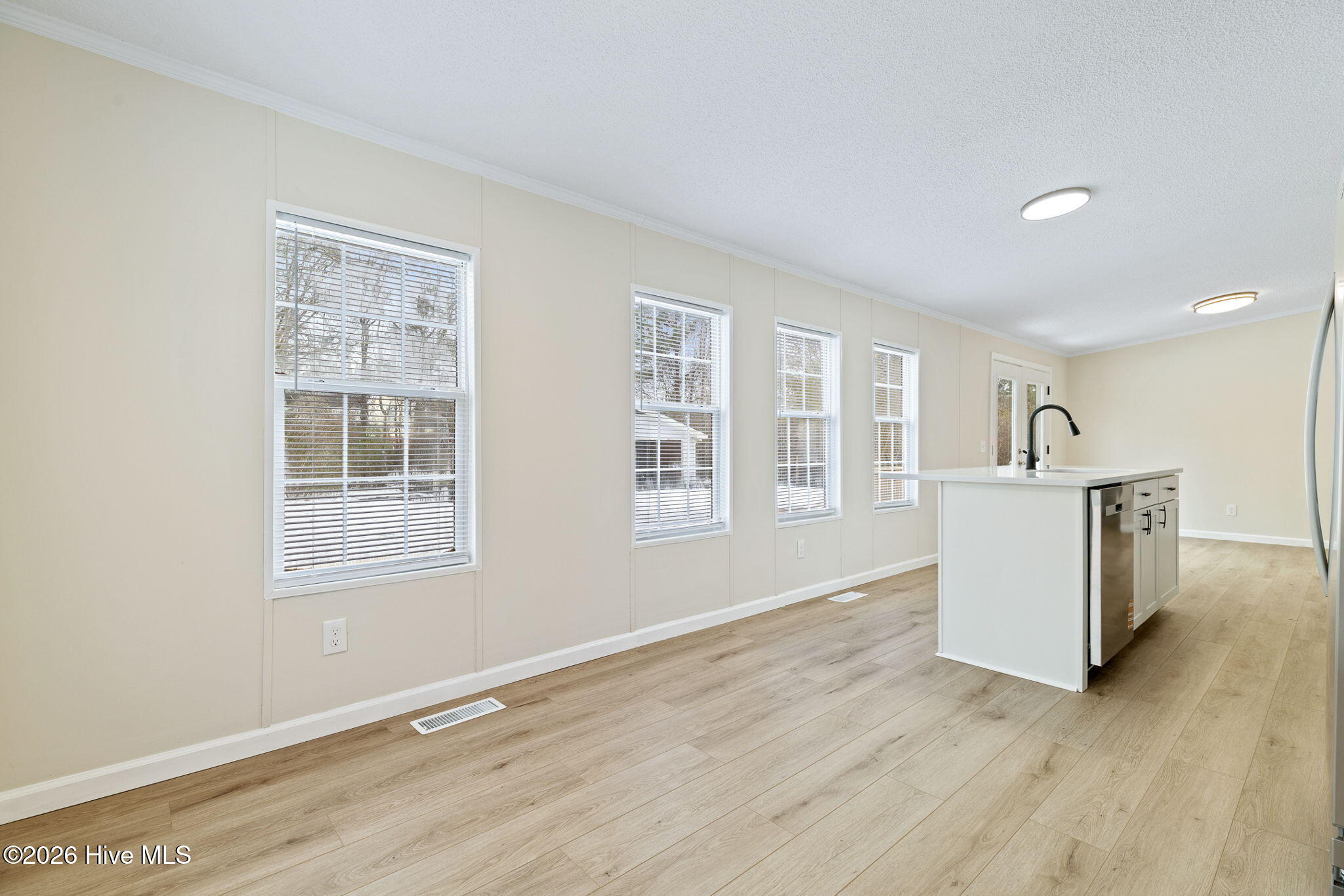 100552963 | Photo 23