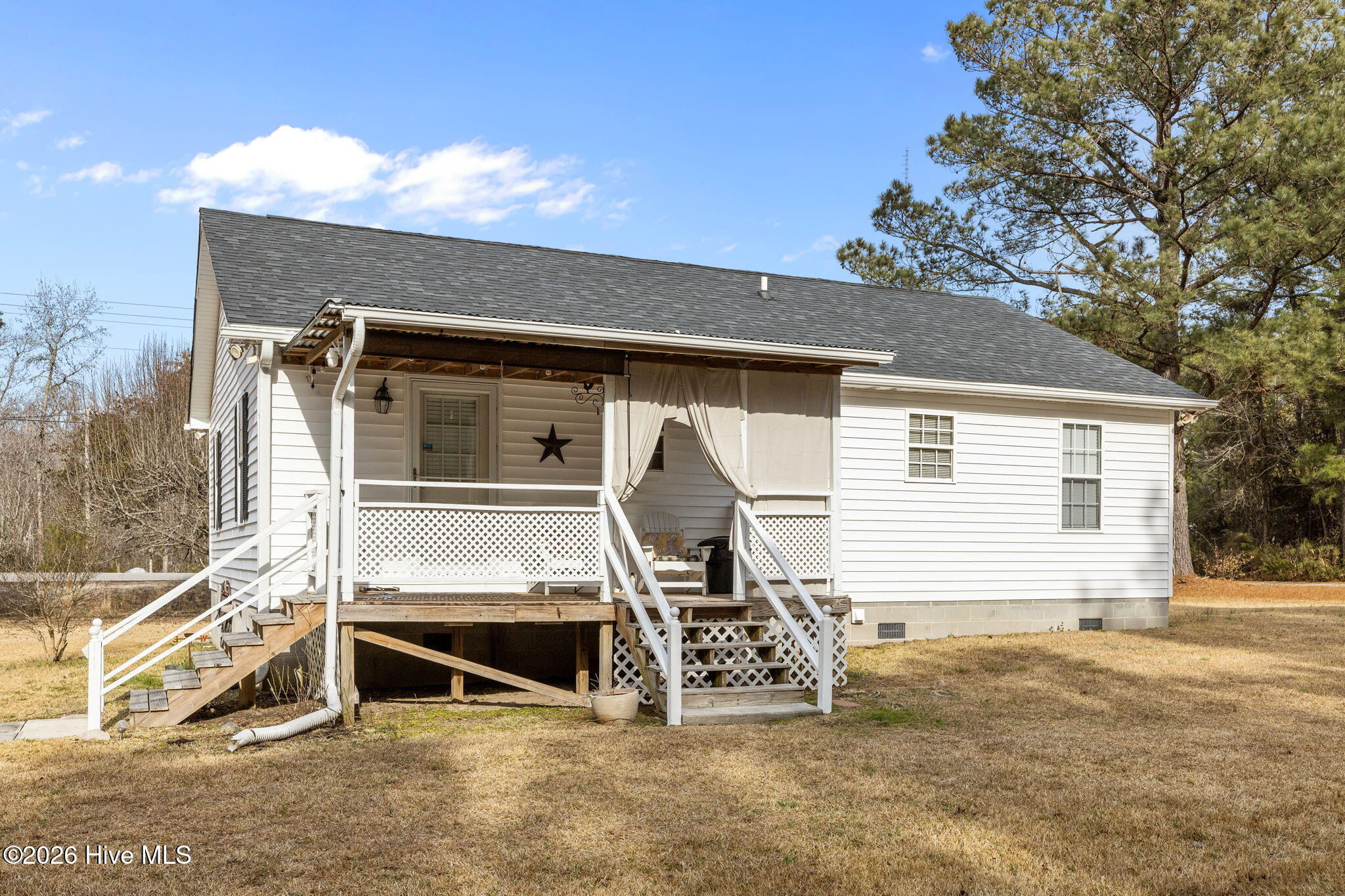 585 Roberts Road,Newport