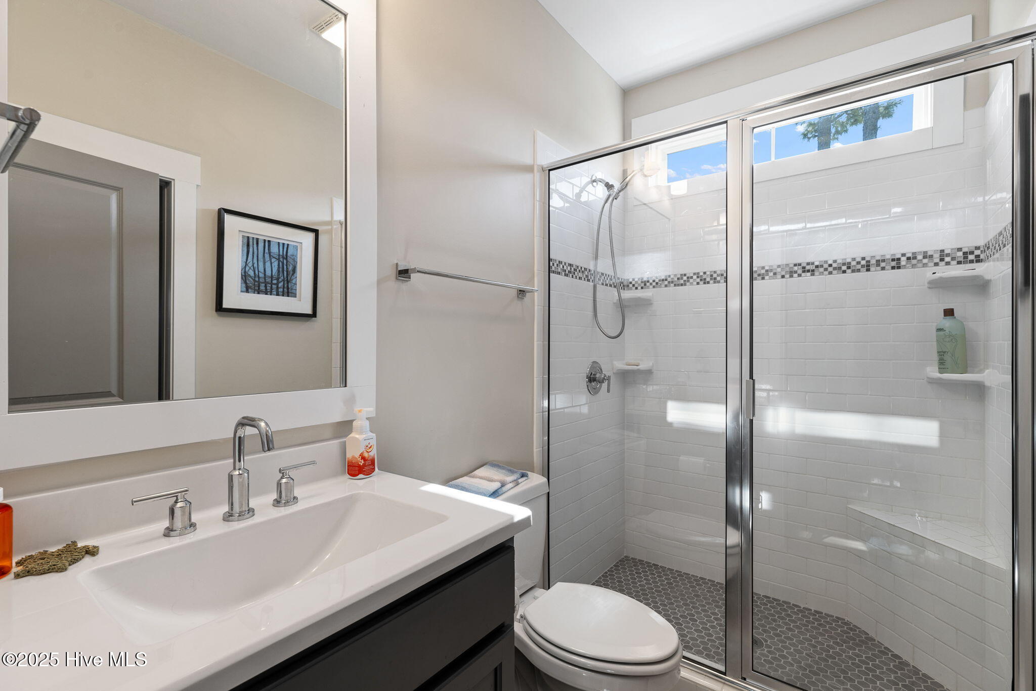 100540140 | Photo 32