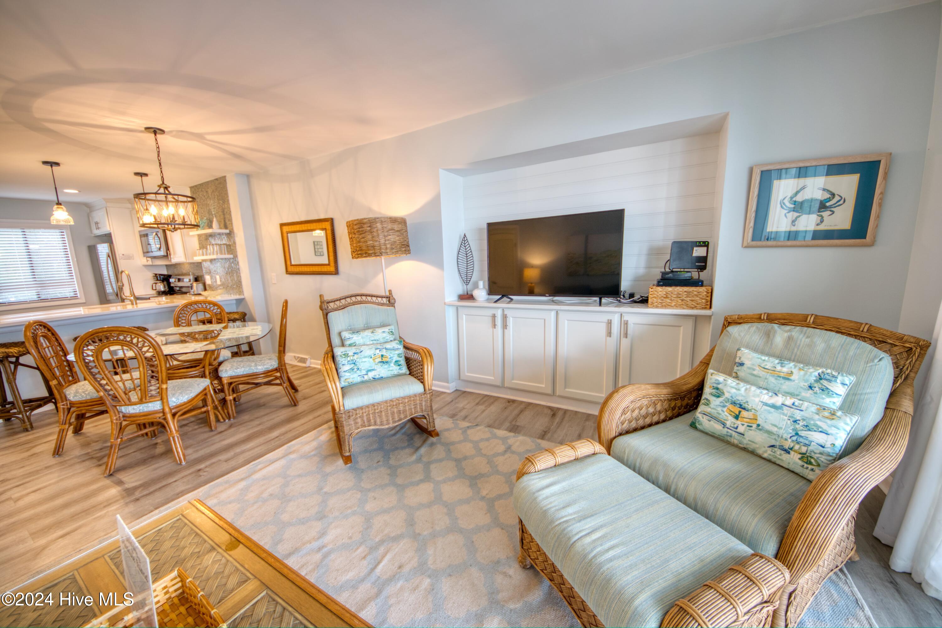 100557142 | Photo 10