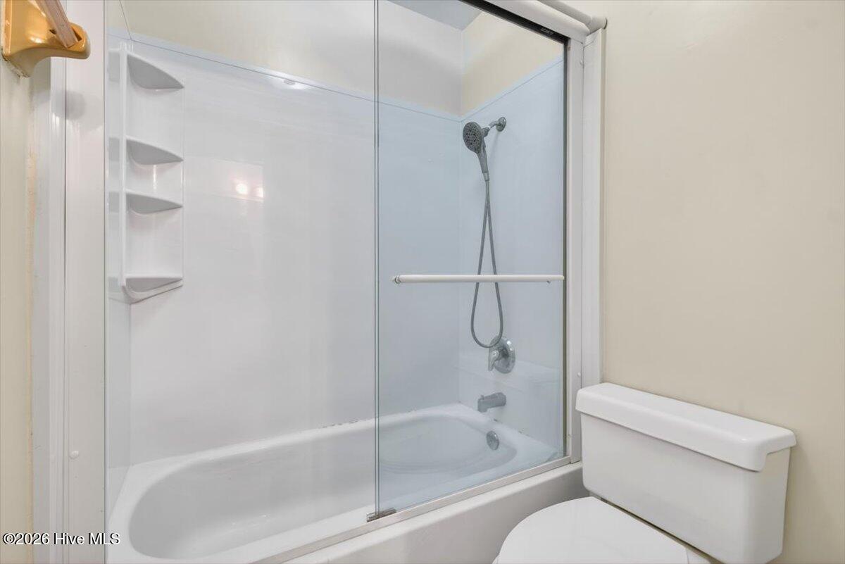 100552143 | Photo 24