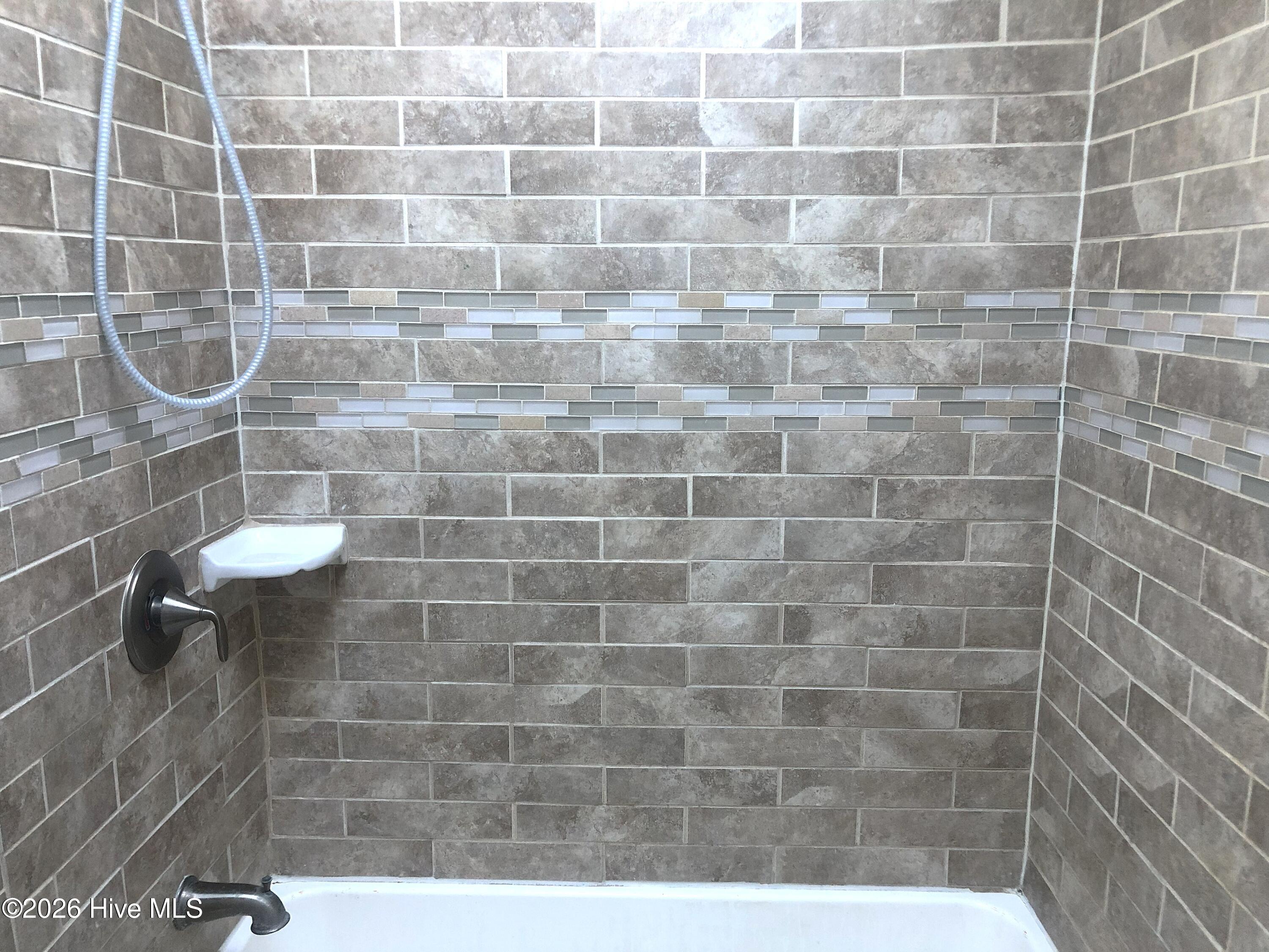 100549339 | Photo 29