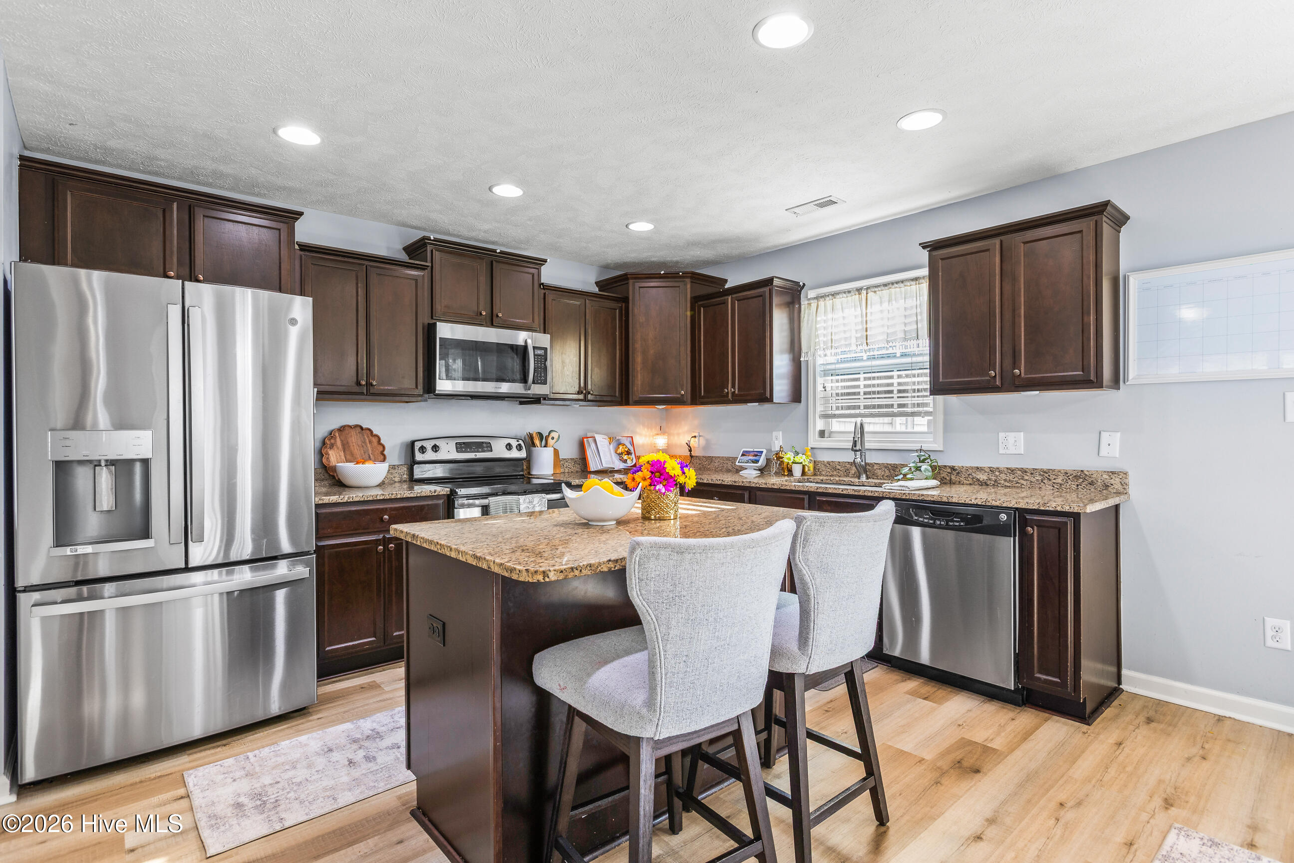 100563260 | Photo 14