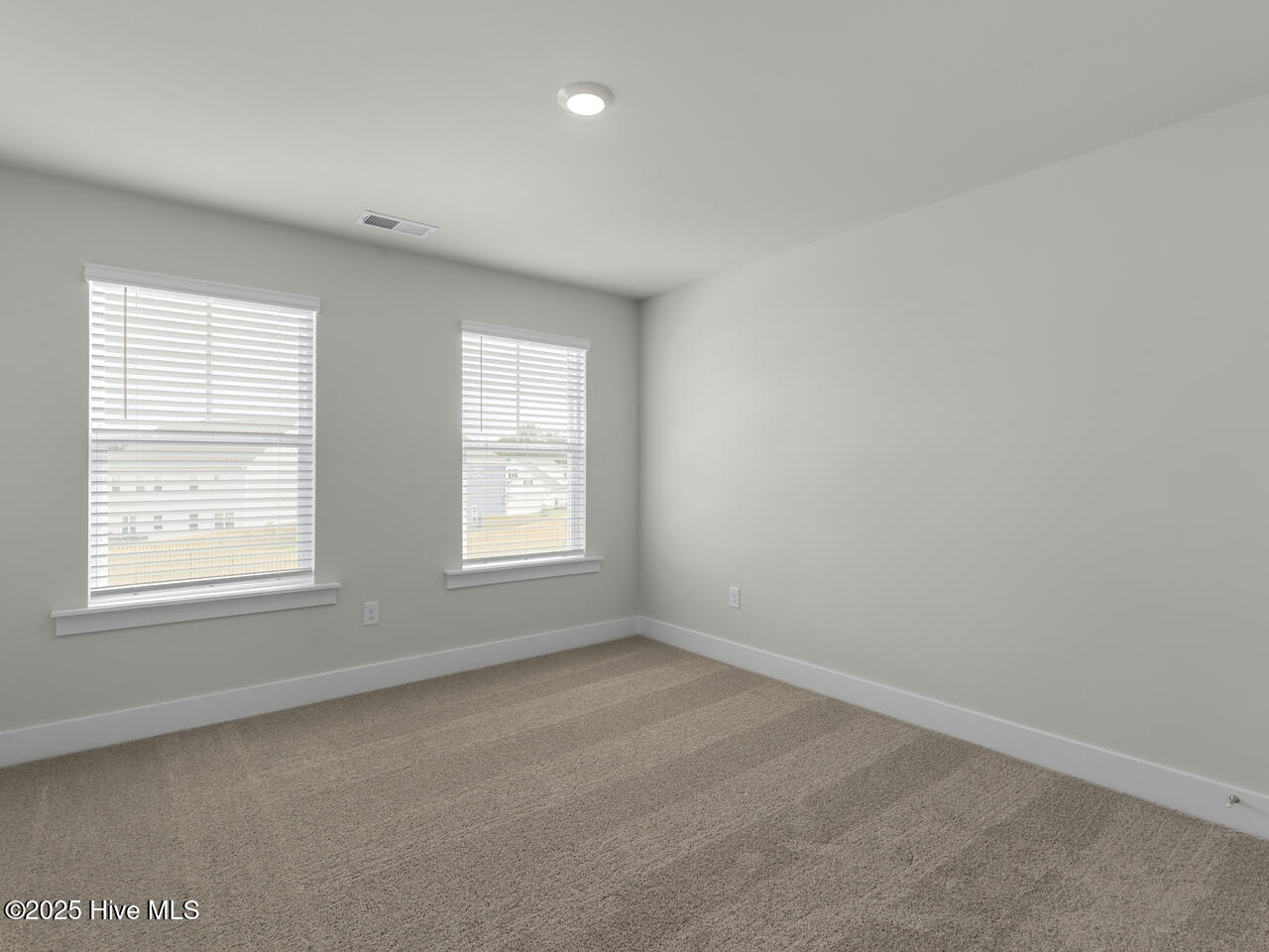 100556821 | Photo 34