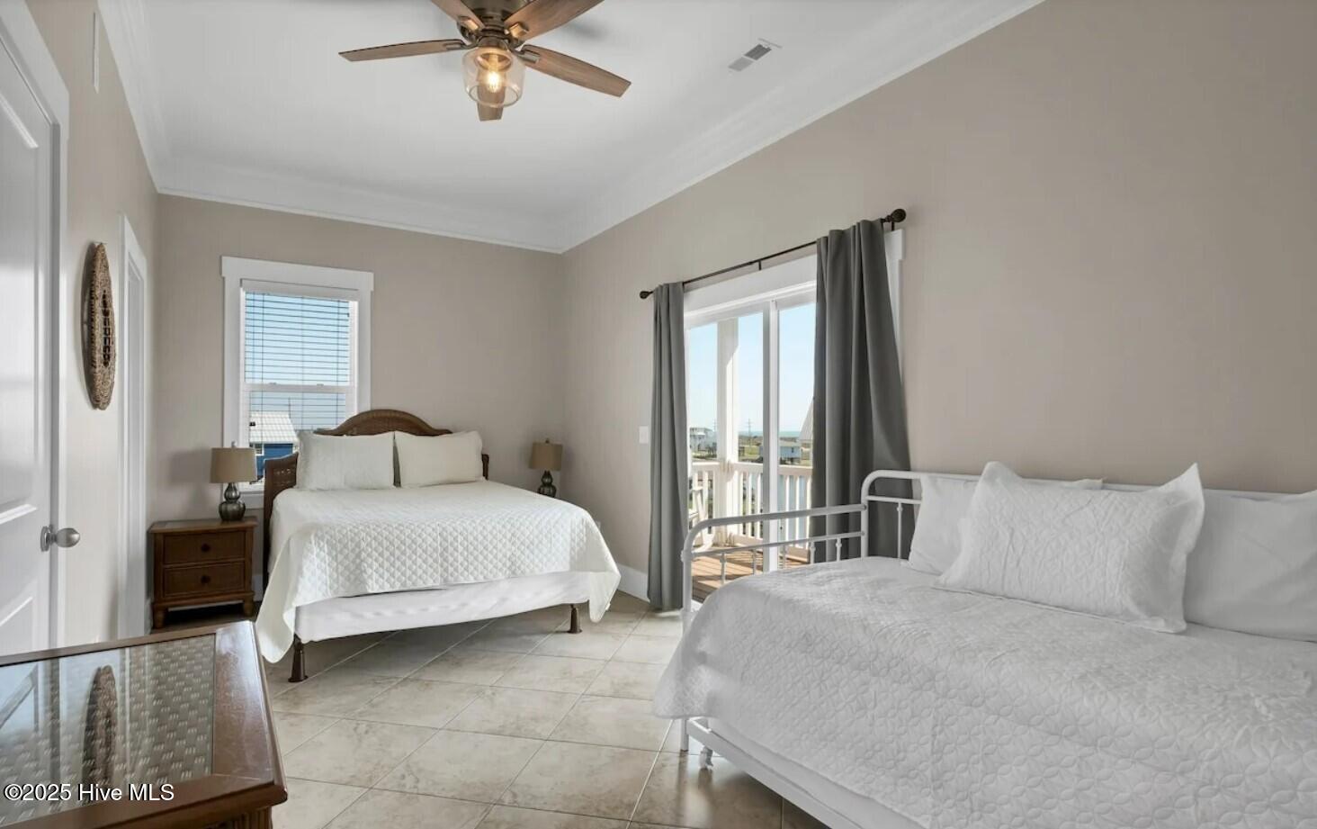 100519019 | Photo 14