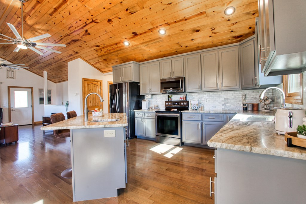 380 Bear Trail, Murphy, NC 28906 Listing Photo  28