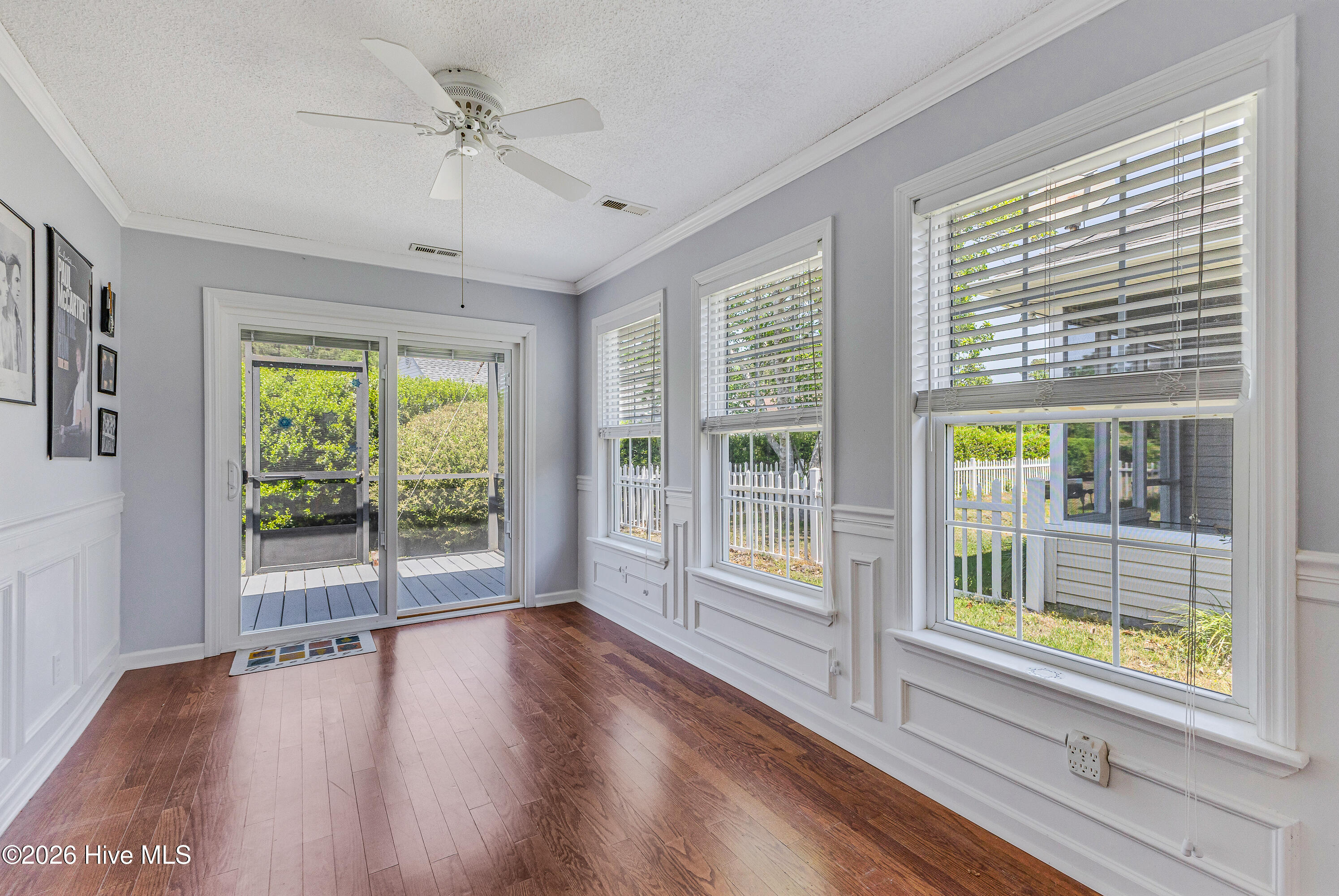 100568217 | Photo 22